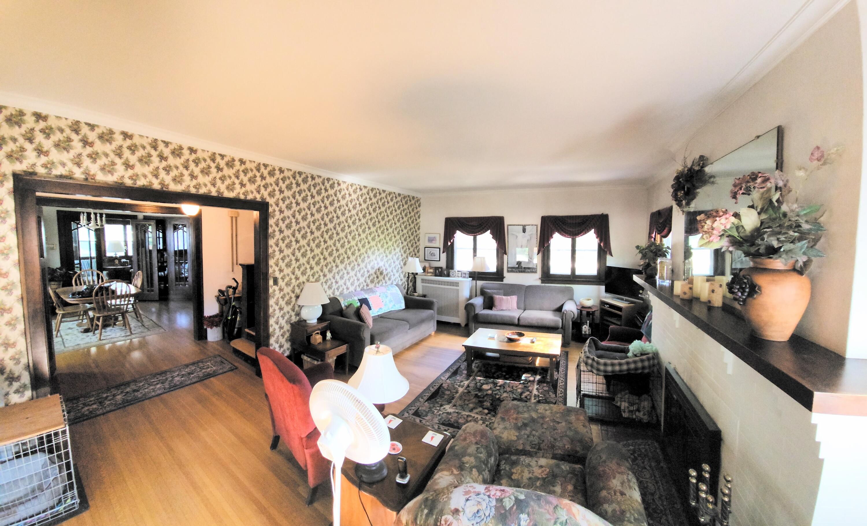 215 W 4th Ave