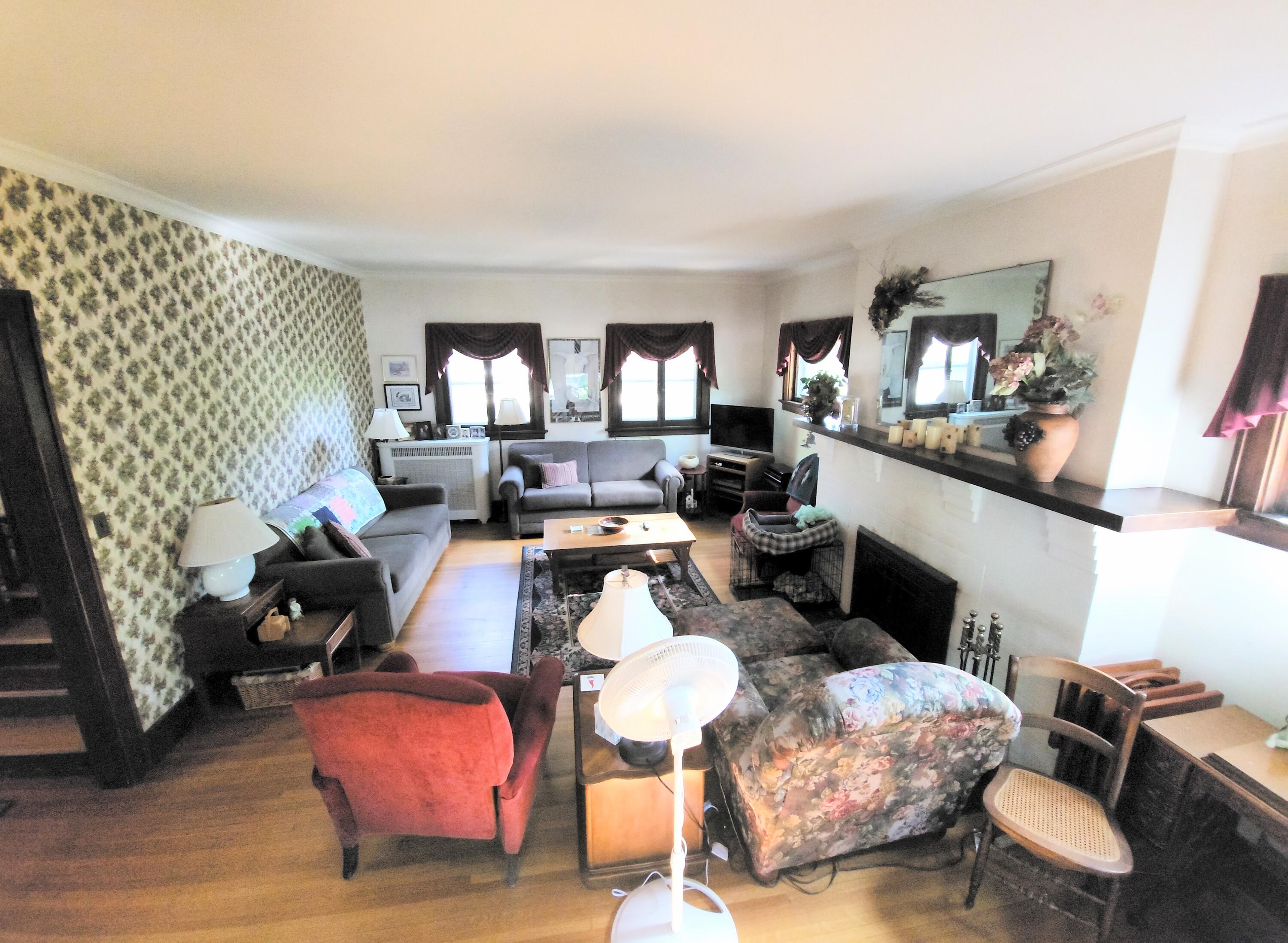215 W 4th Ave