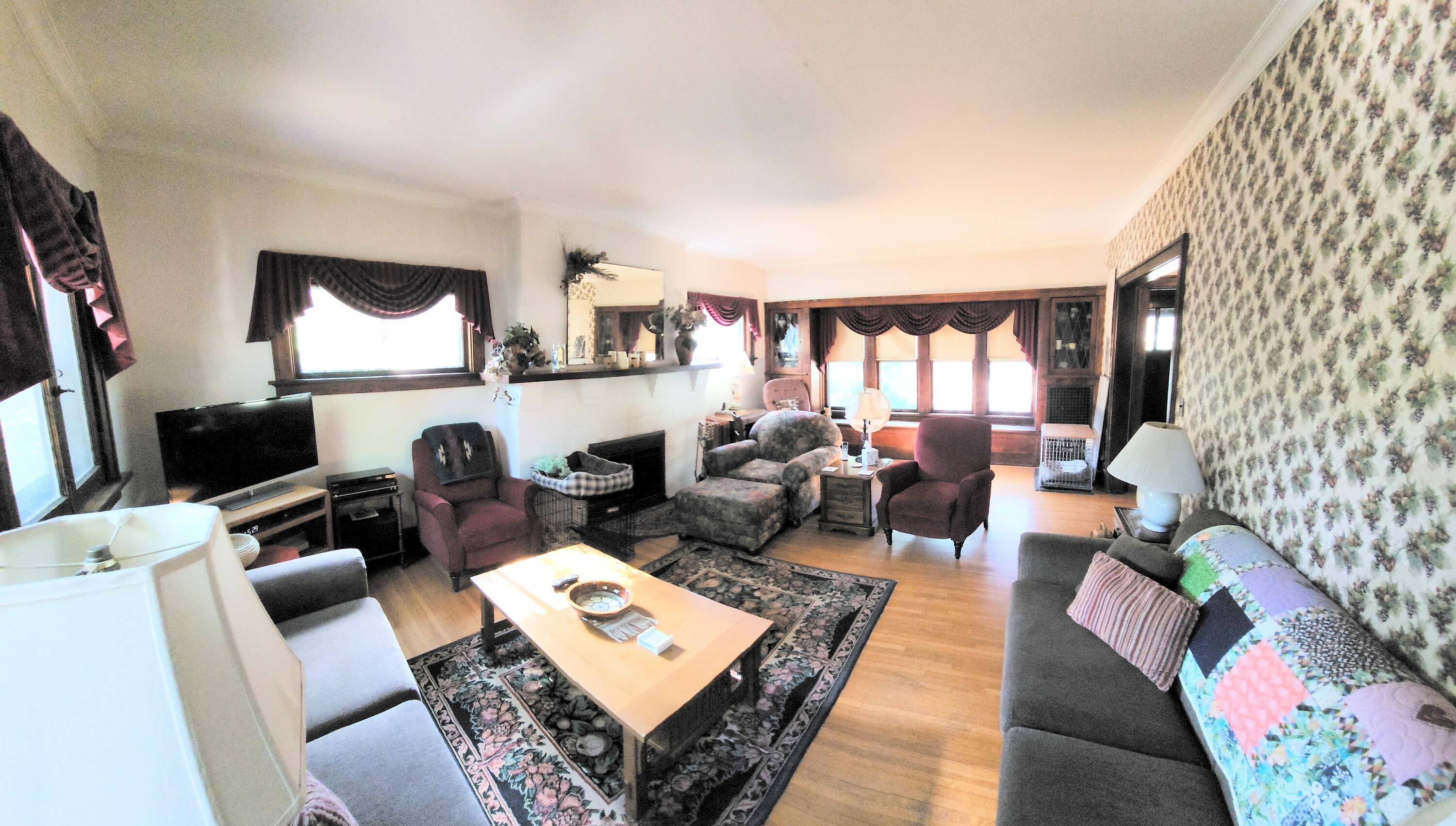 215 W 4th Ave