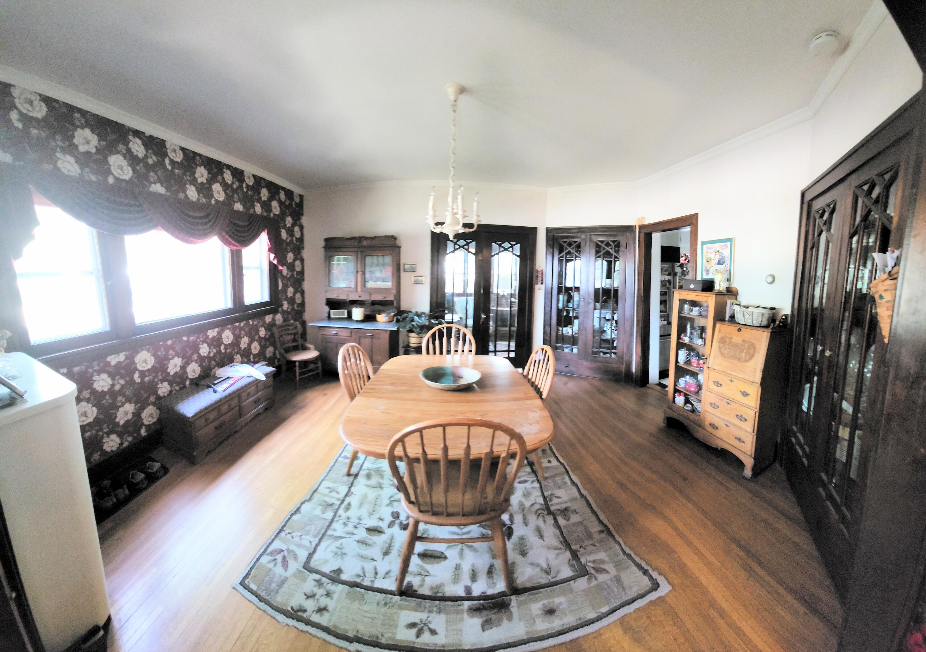 215 W 4th Ave