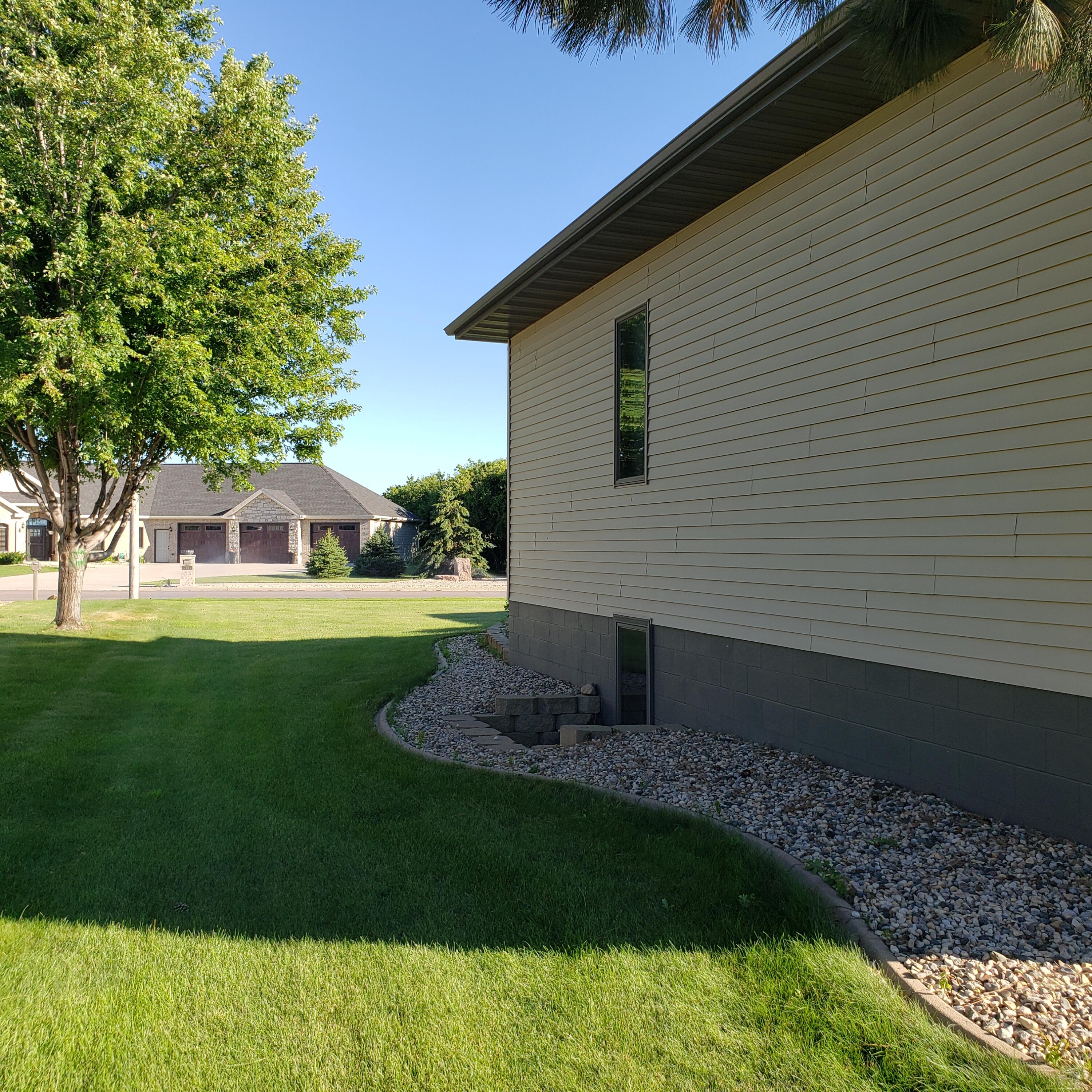 2824 Dailey Dr
