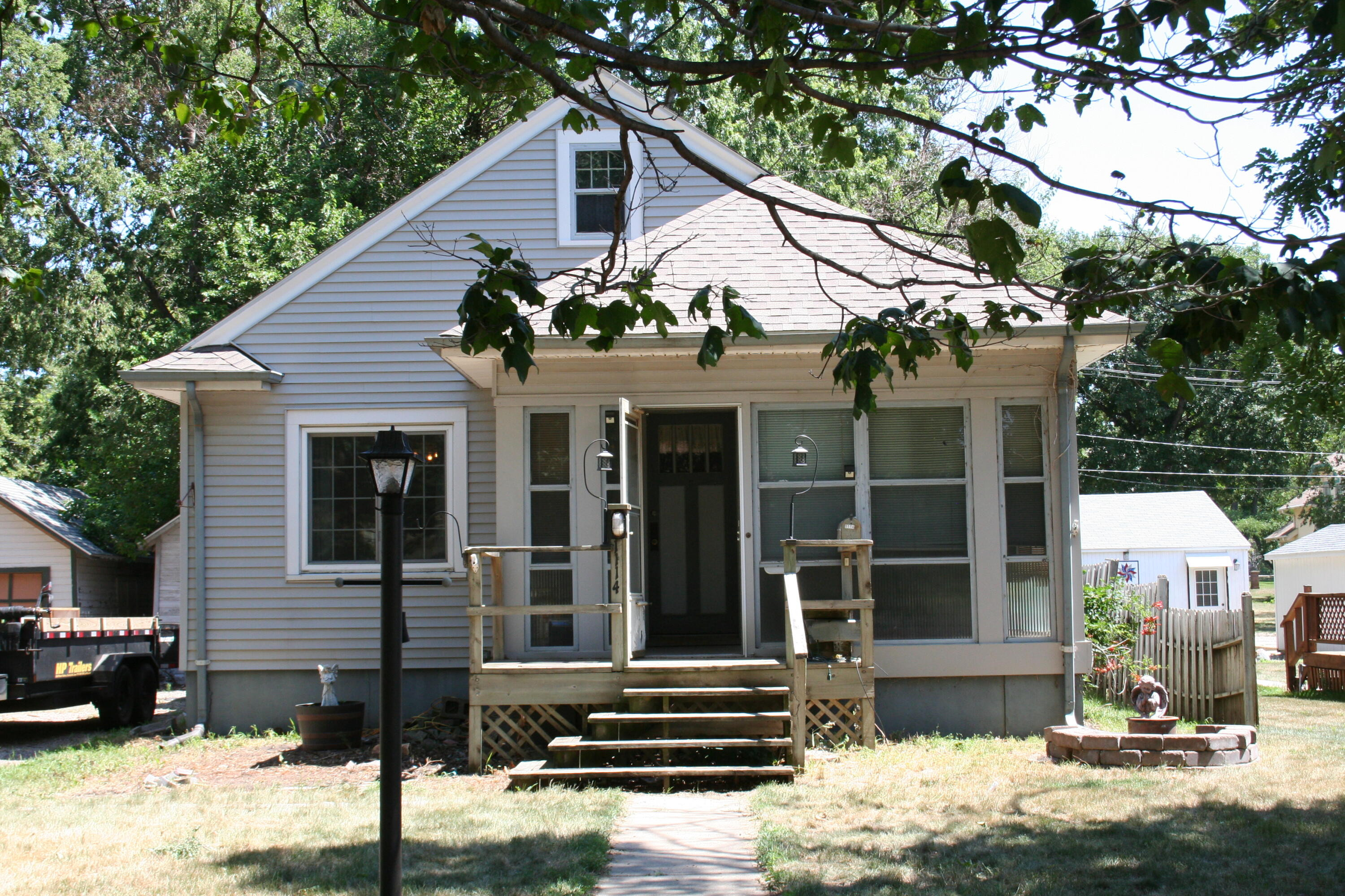 1114 Walnut St
