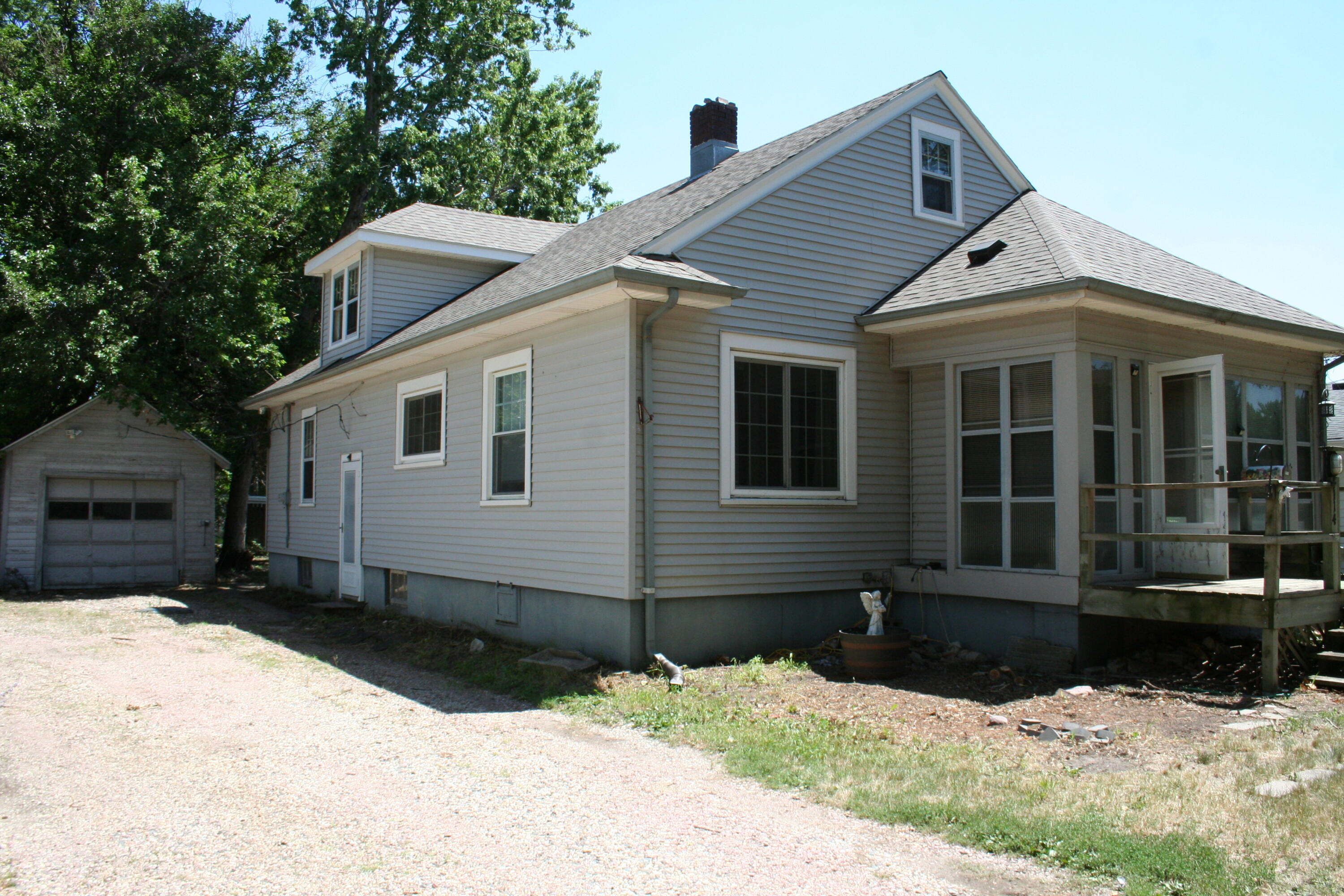 1114 Walnut St
