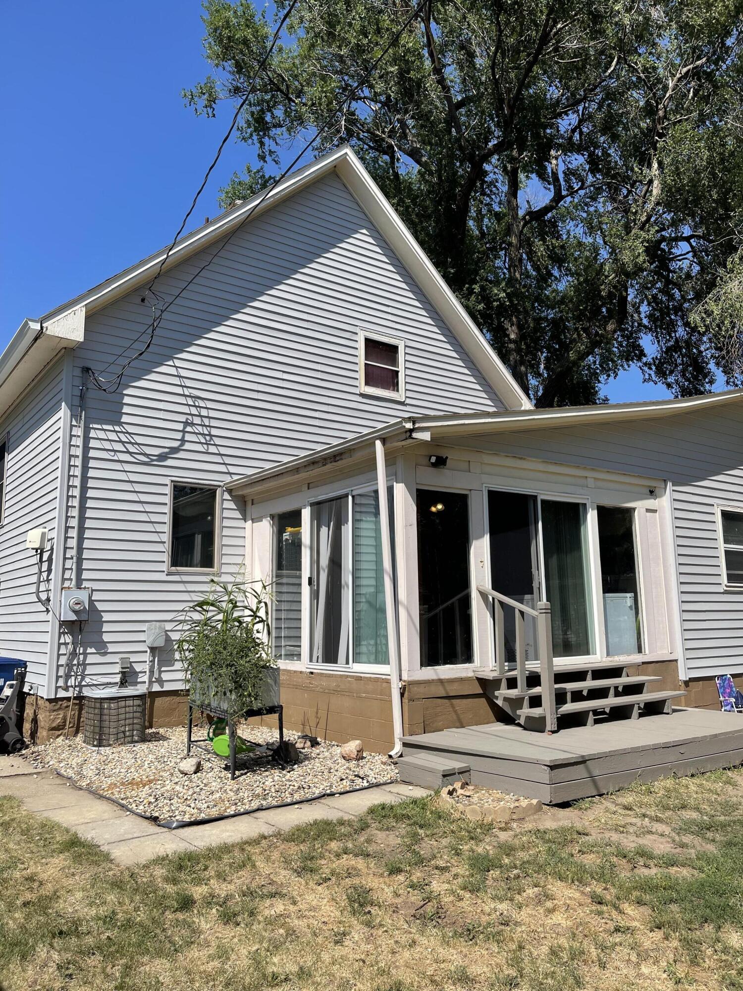 209 E 10th Ave