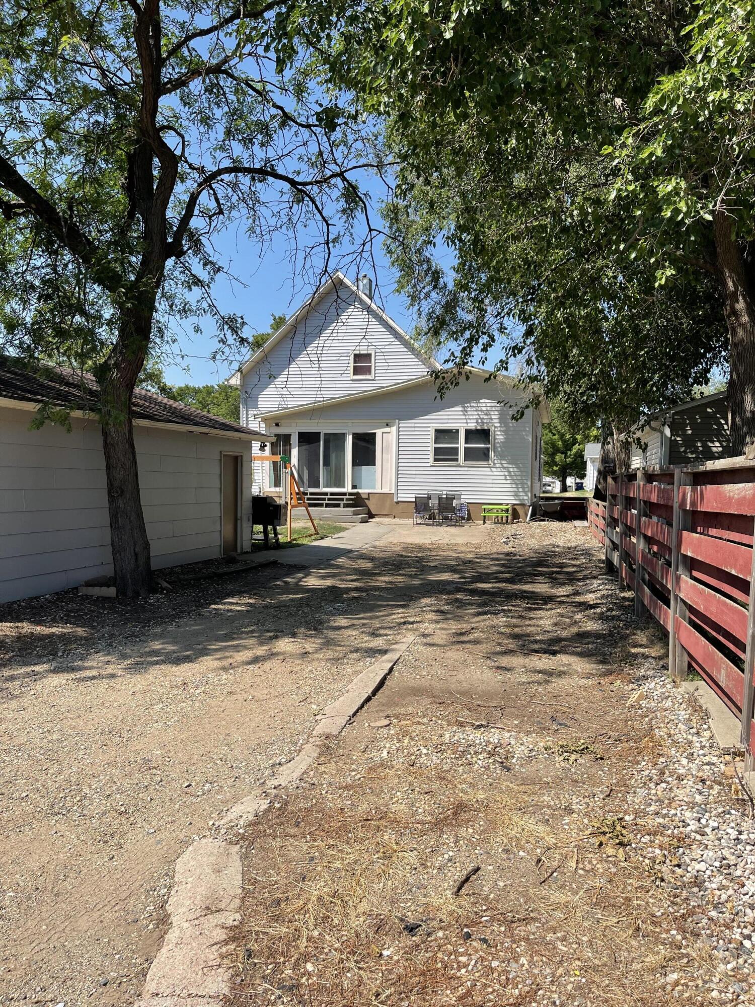 209 E 10th Ave