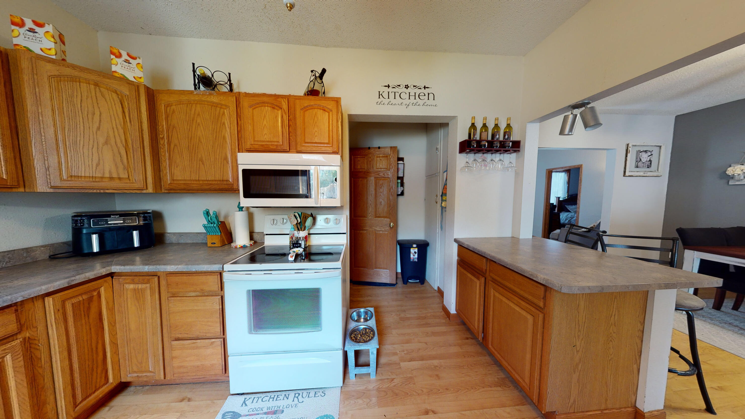209 E 10th Ave