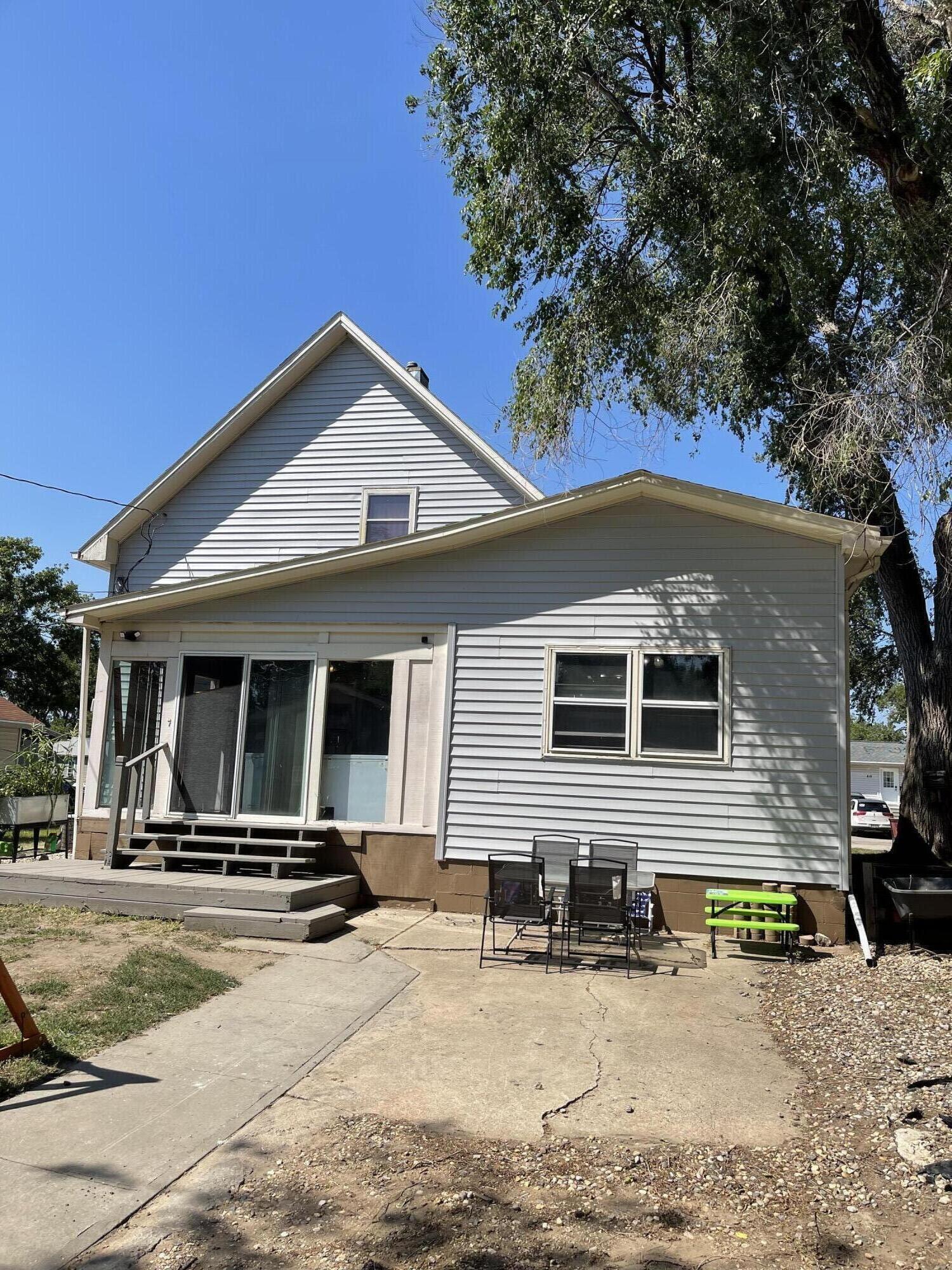 209 E 10th Ave