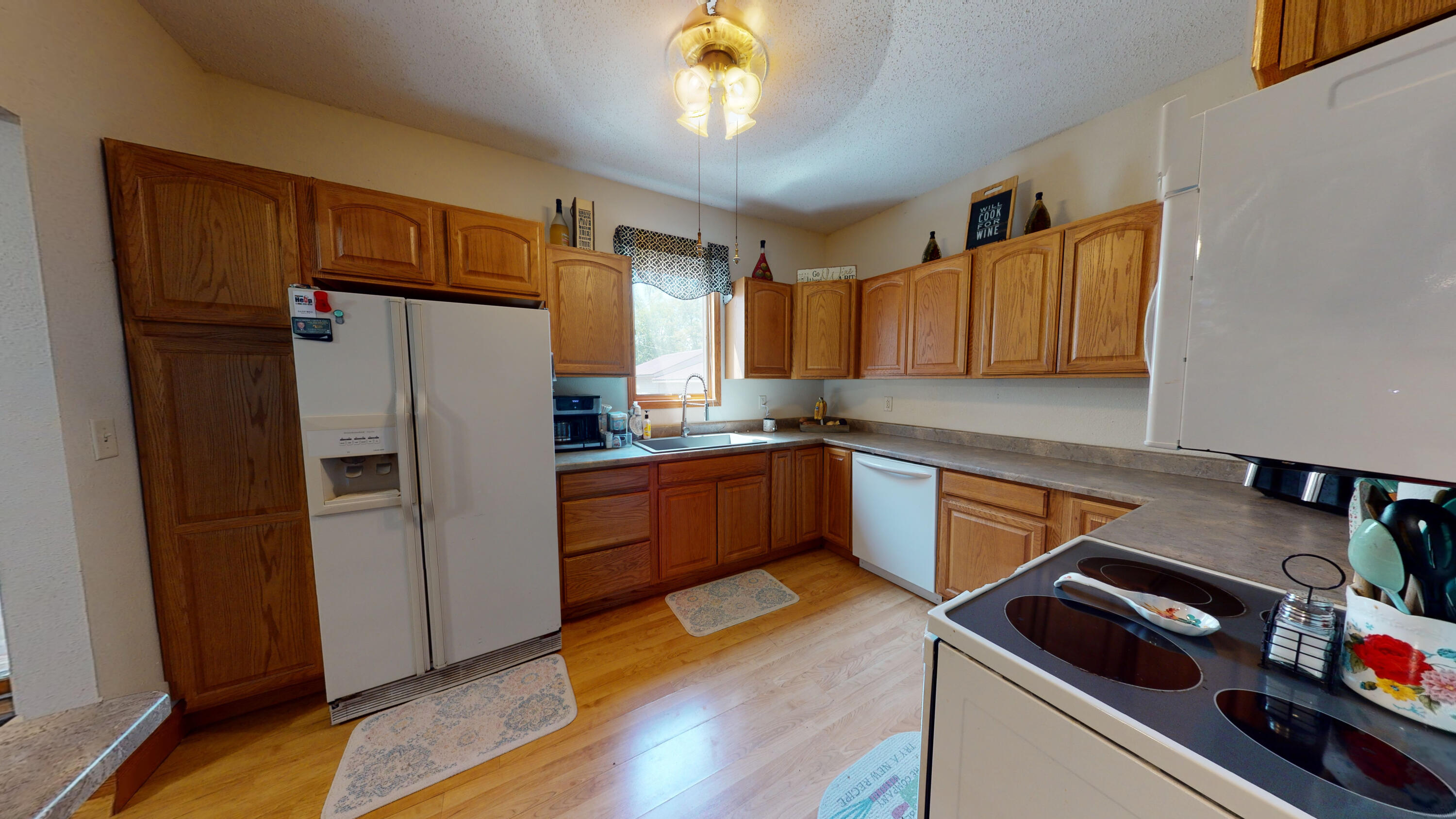 209 E 10th Ave