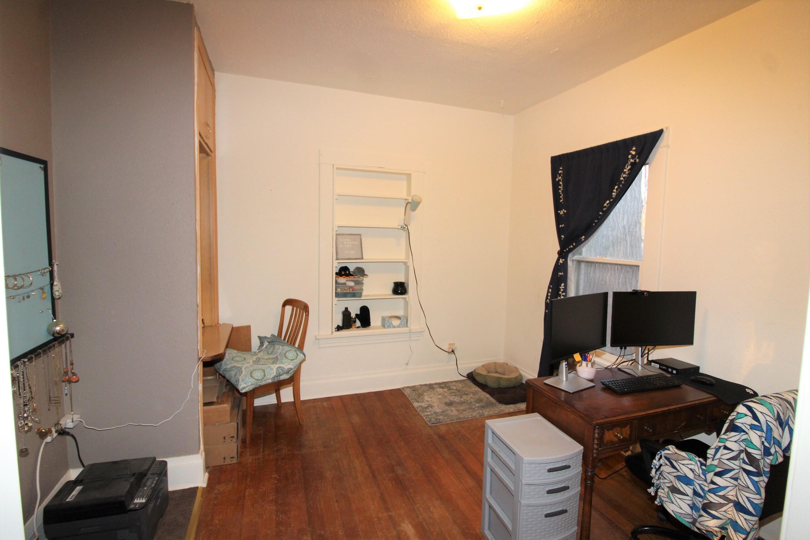 1000 E 3rd Ave