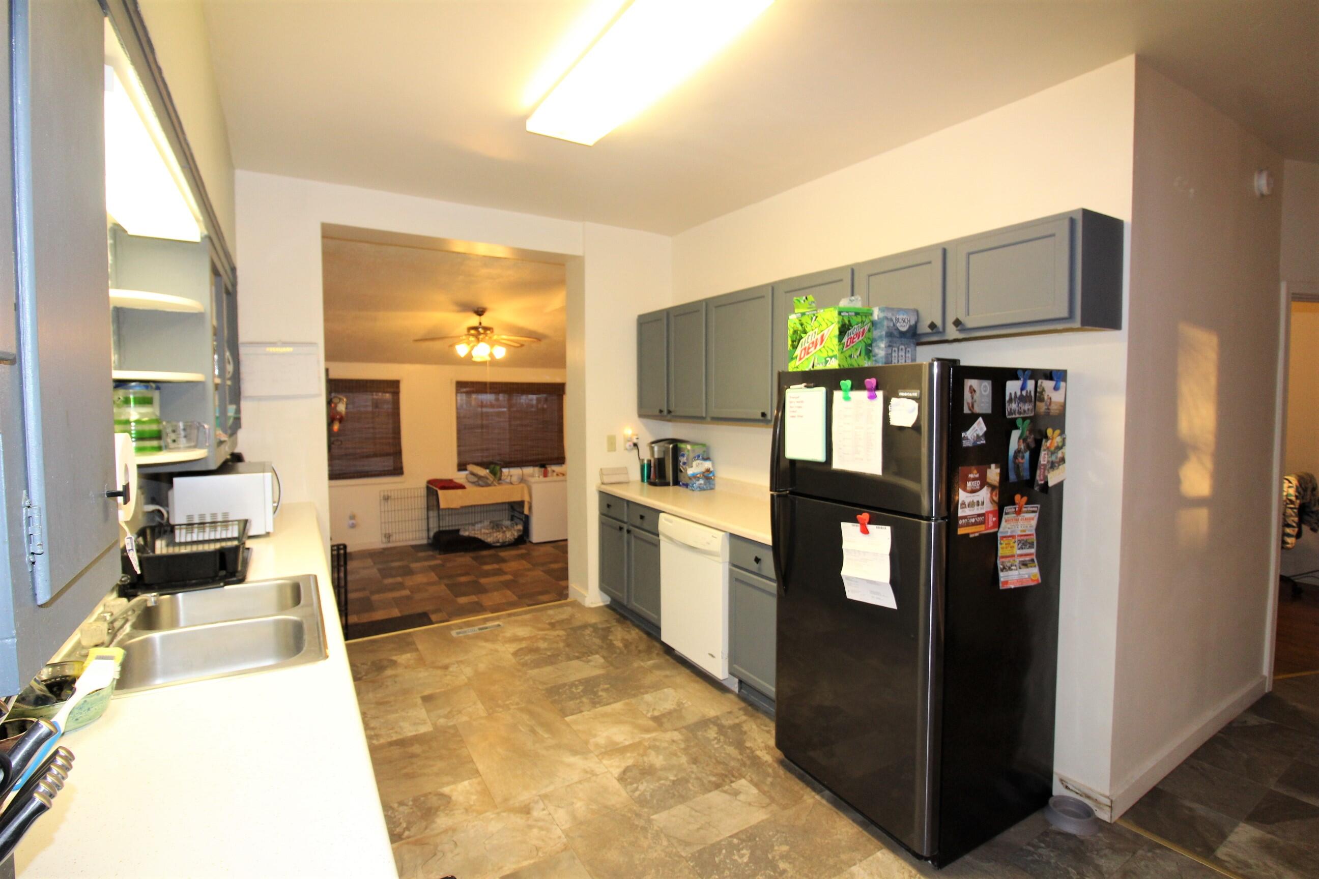 1000 E 3rd Ave