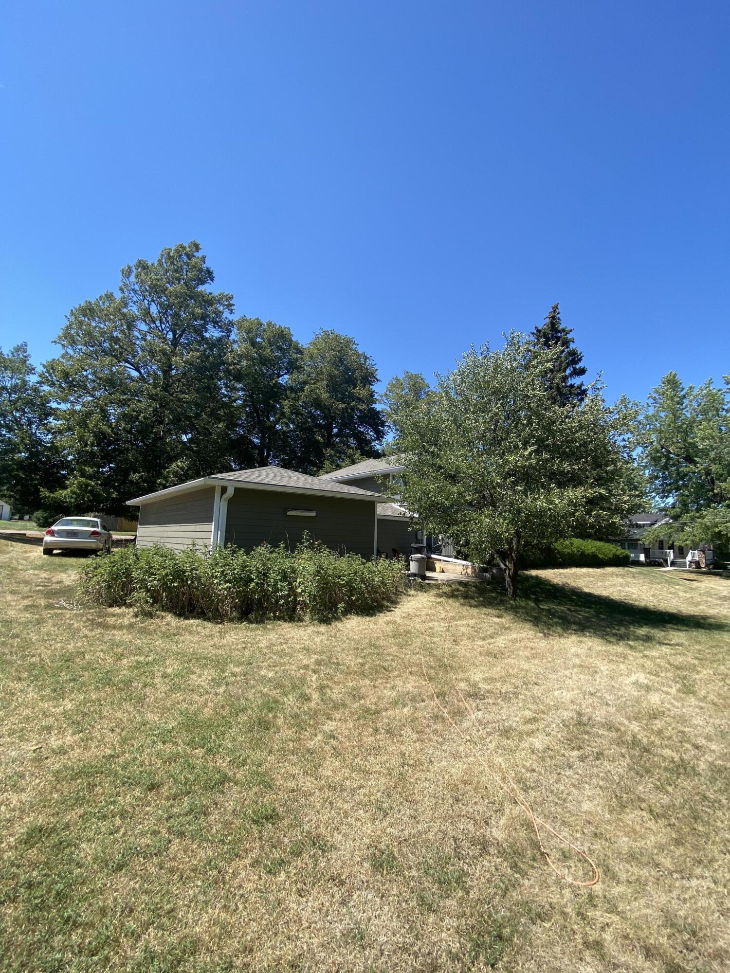 102 N Dobson St