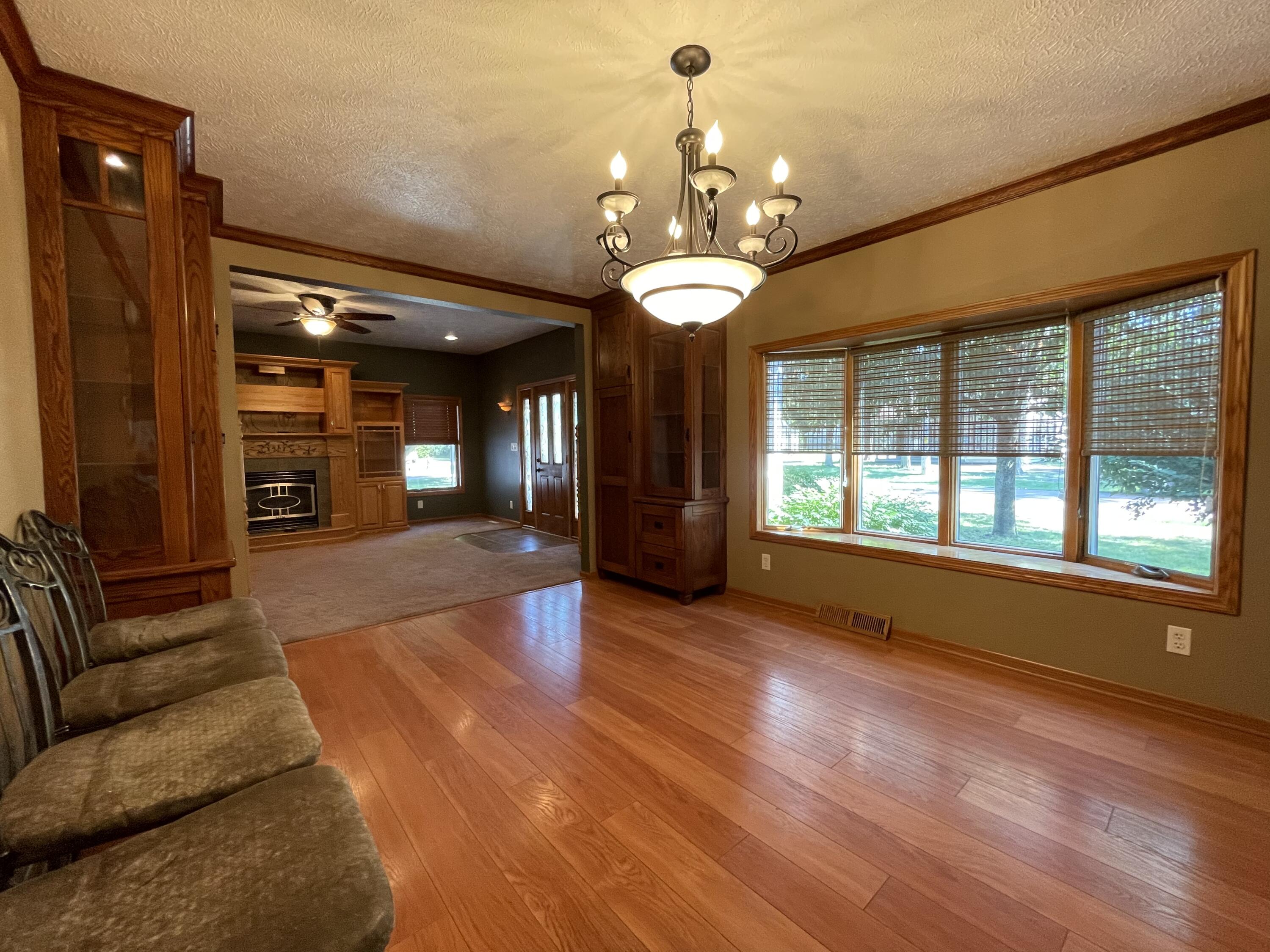 408 S 2nd Ave