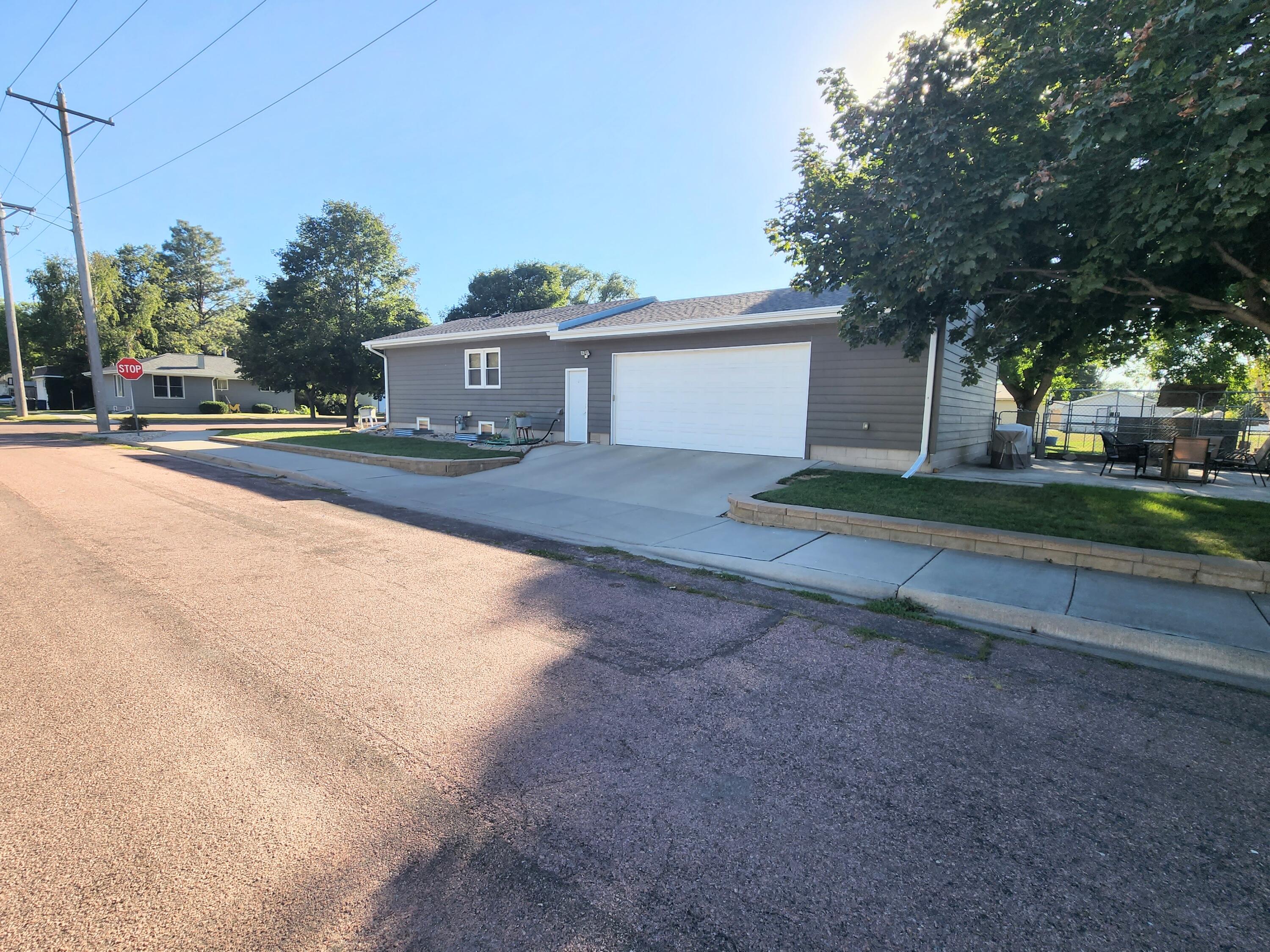 936 E 7th Ave