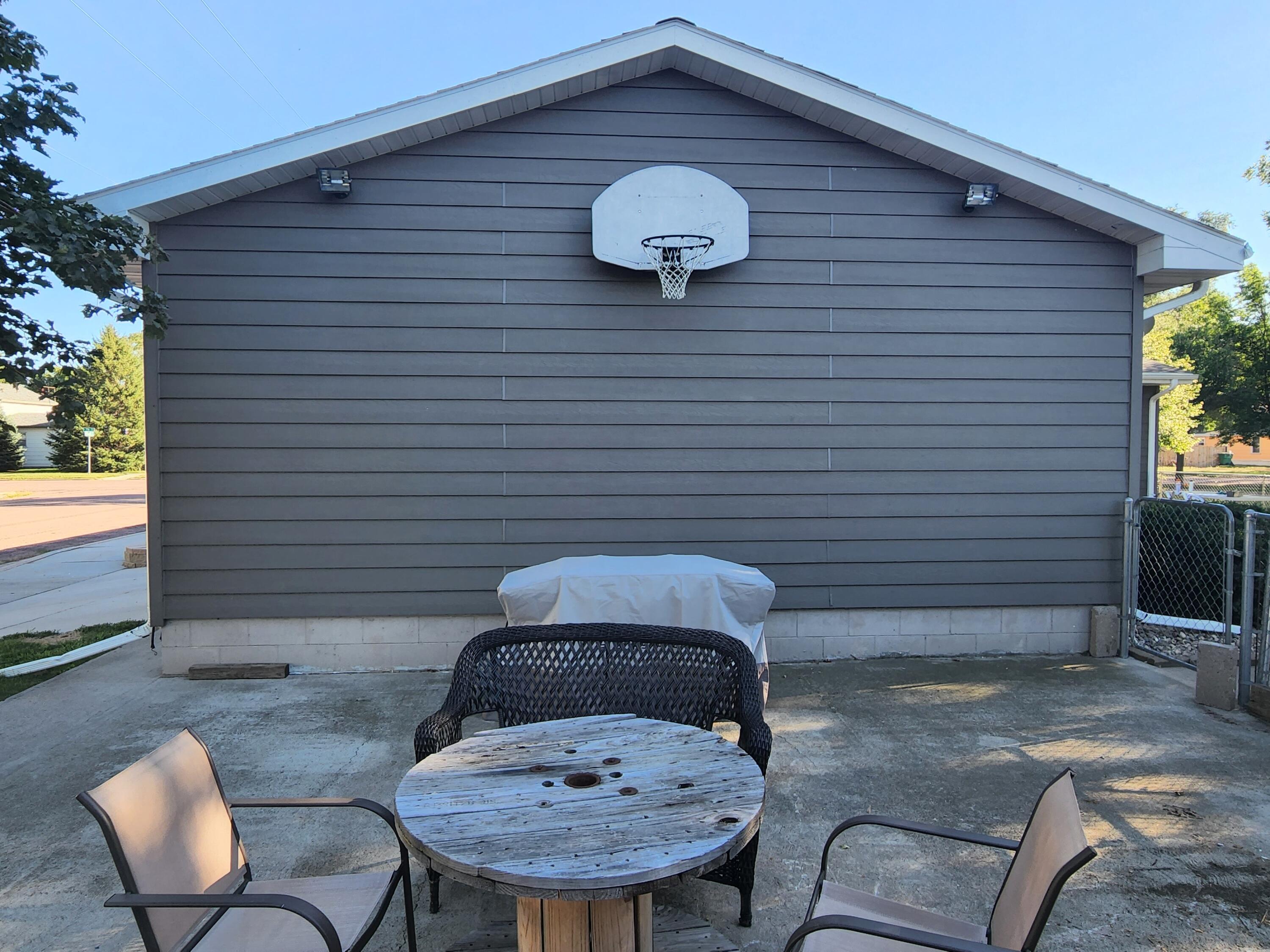 936 E 7th Ave