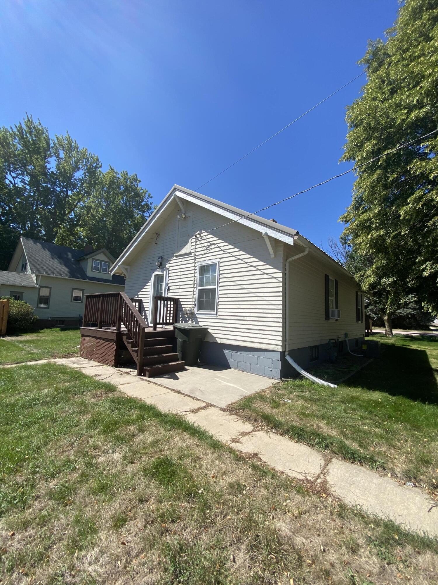 300 S Hassett St