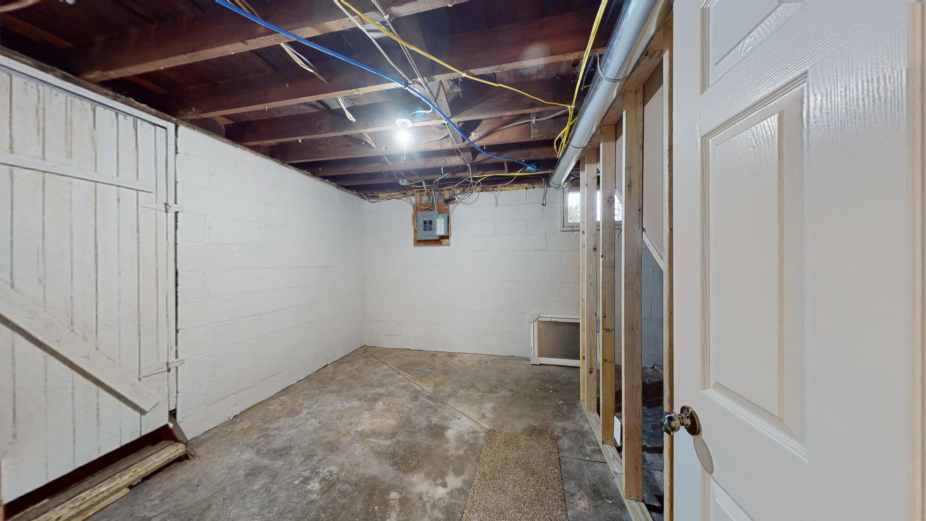 1121 W 4th Ave