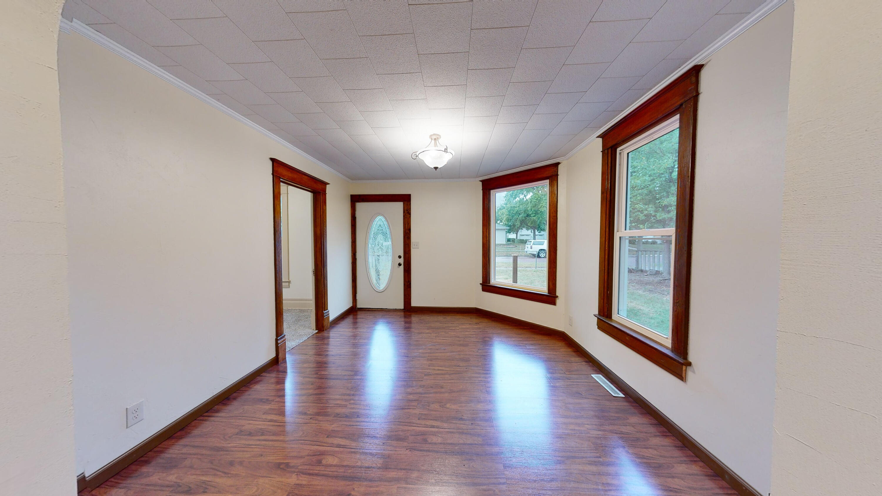 1121 W 4th Ave