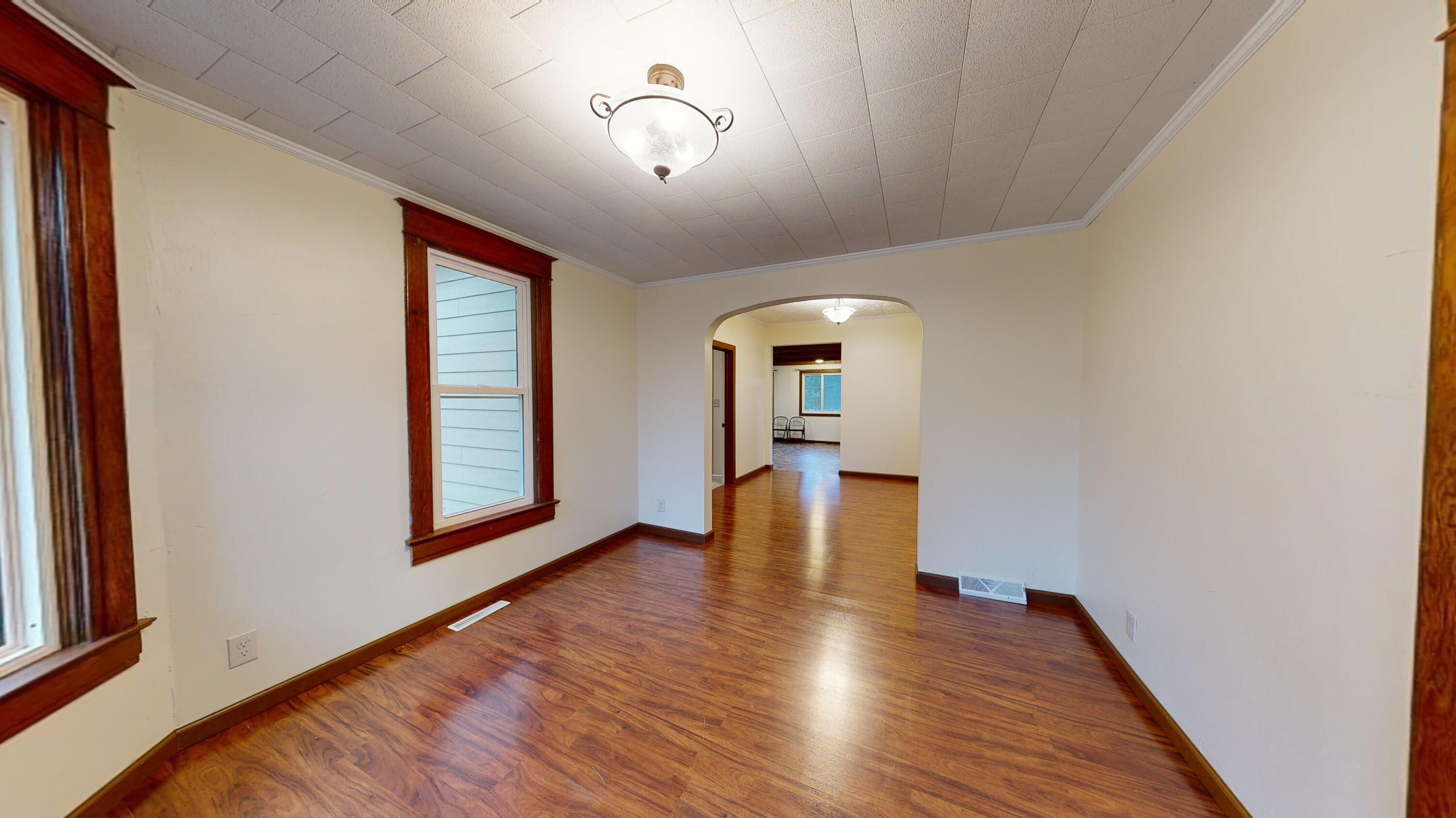 1121 W 4th Ave