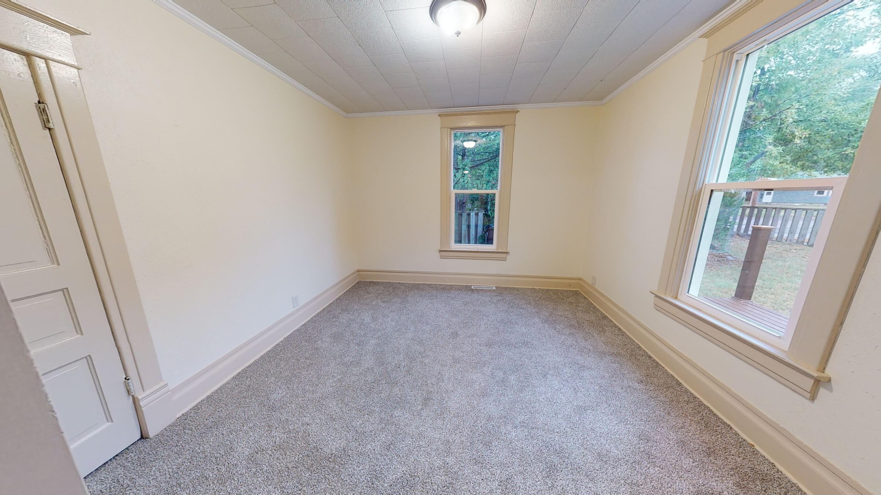 1121 W 4th Ave