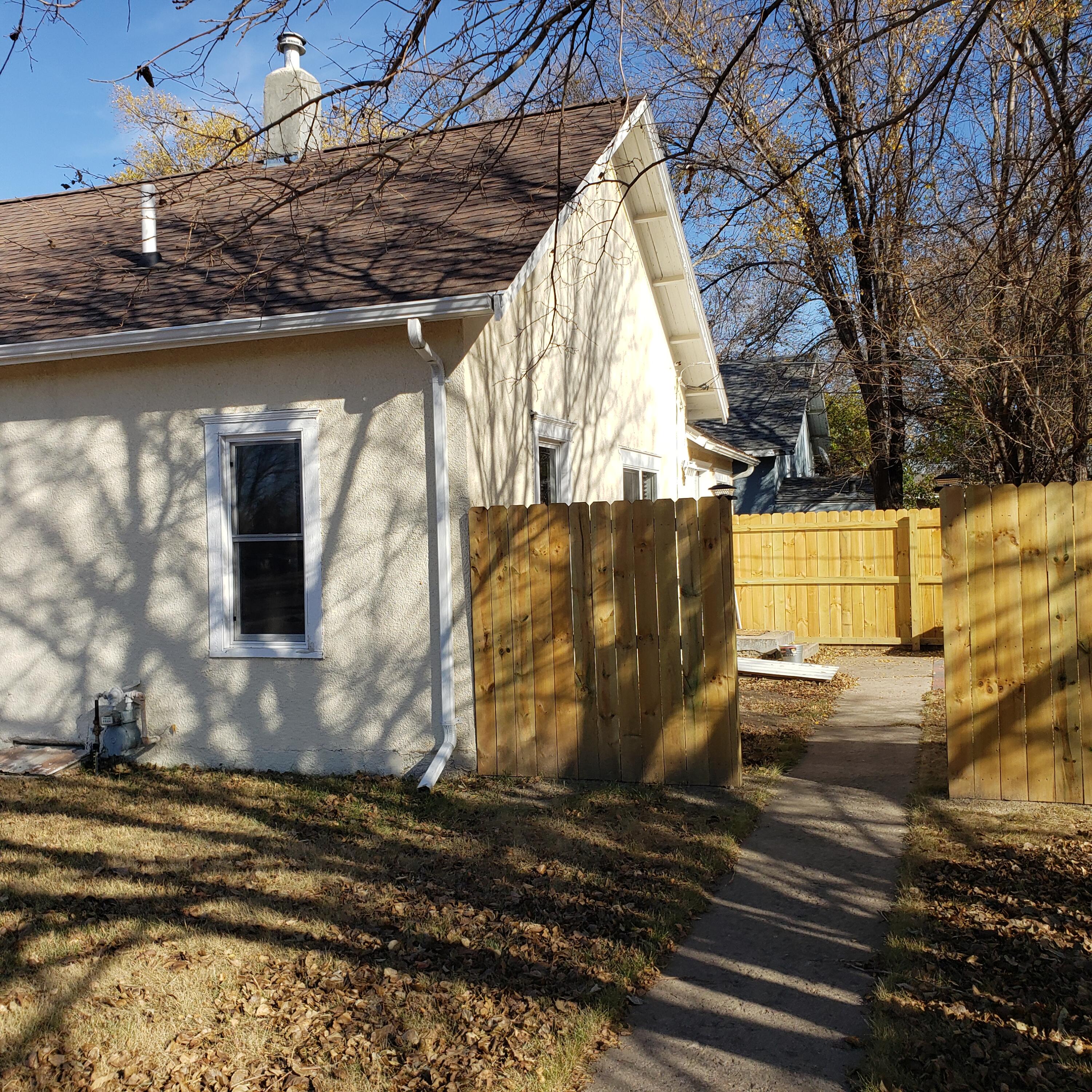 801 E 8th Ave