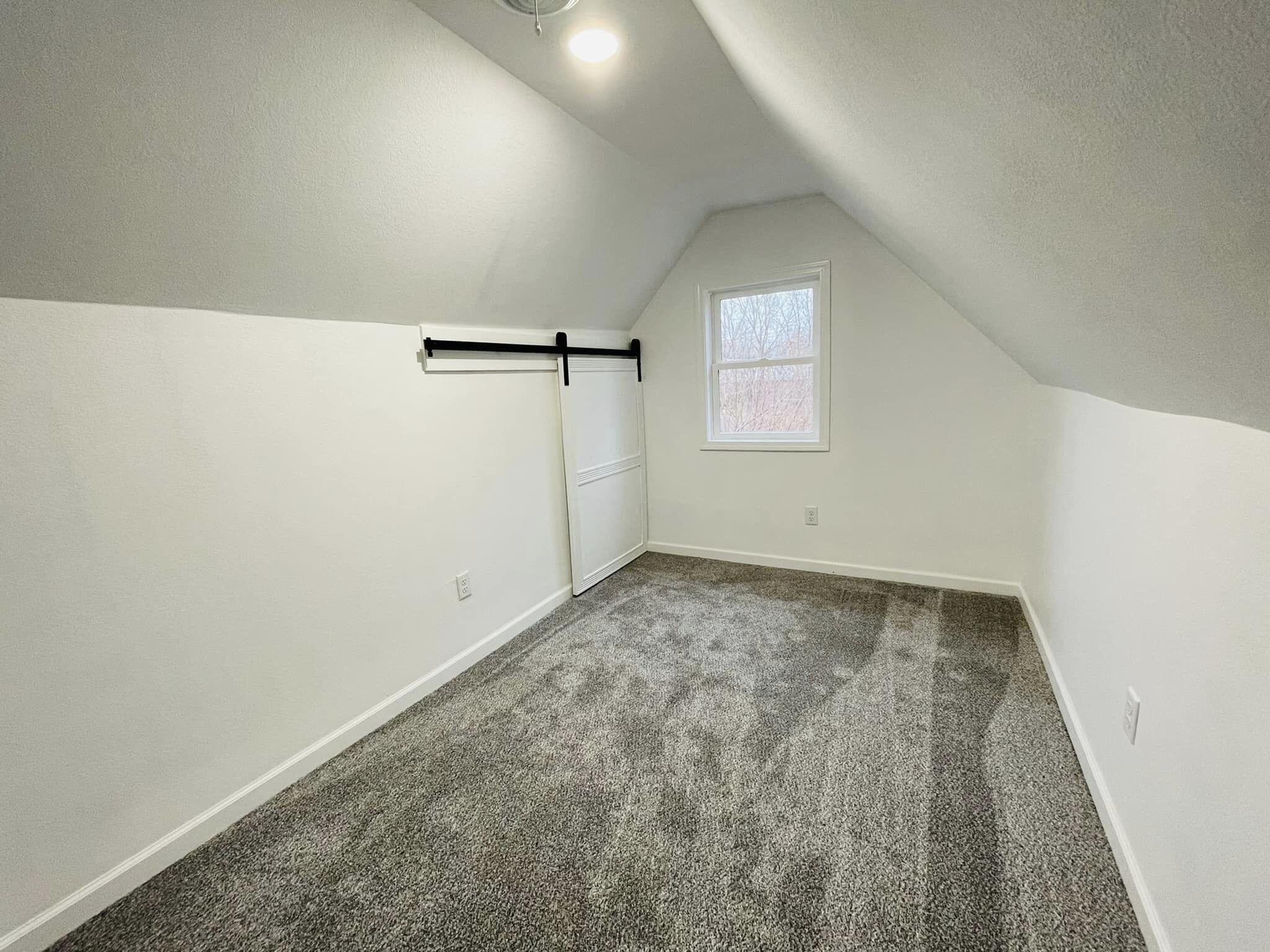 407 E 9th Ave