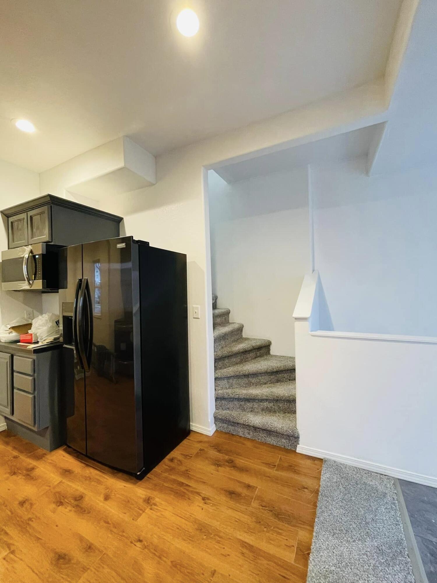 407 E 9th Ave