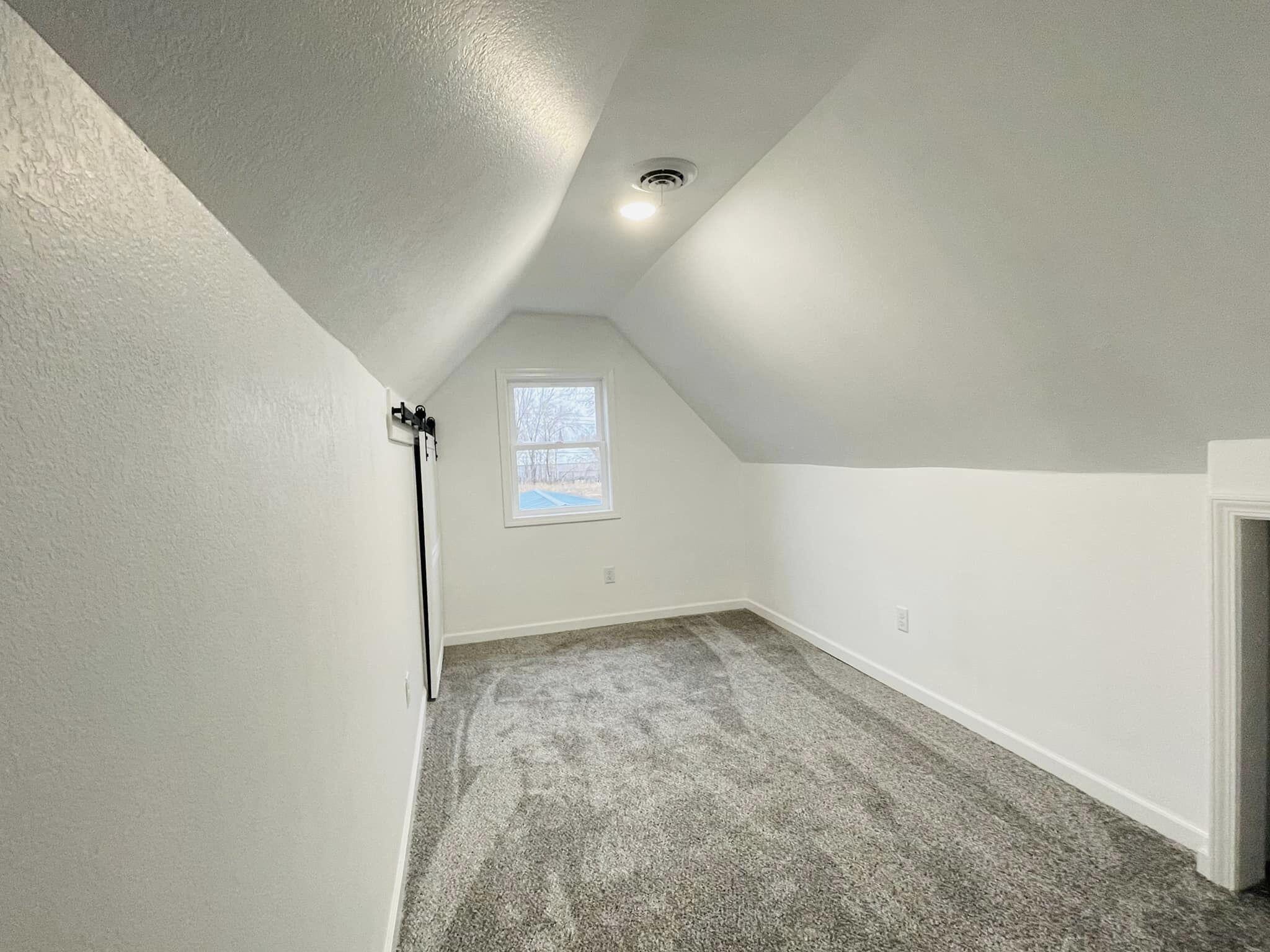 407 E 9th Ave