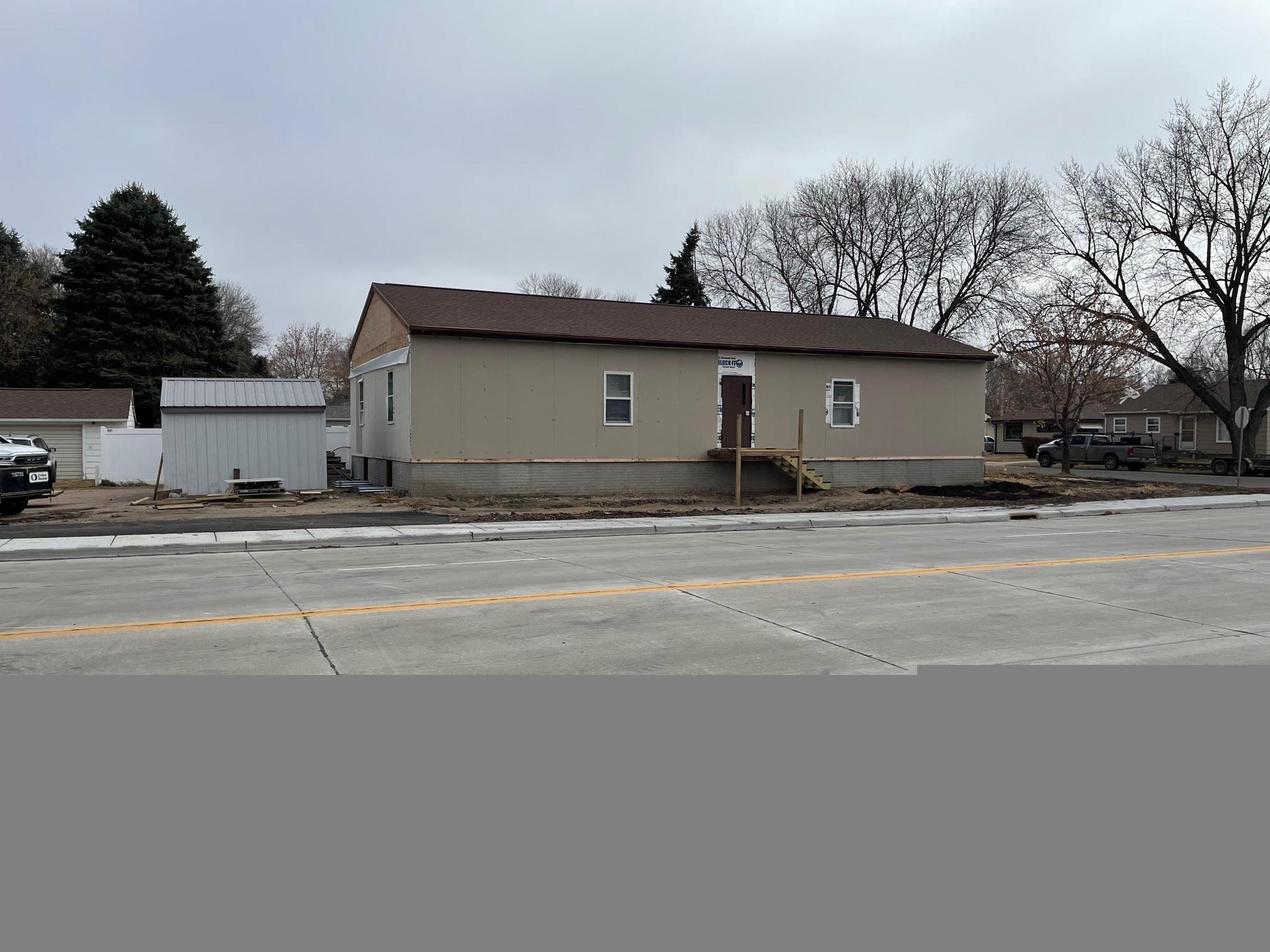 324 W 10th St