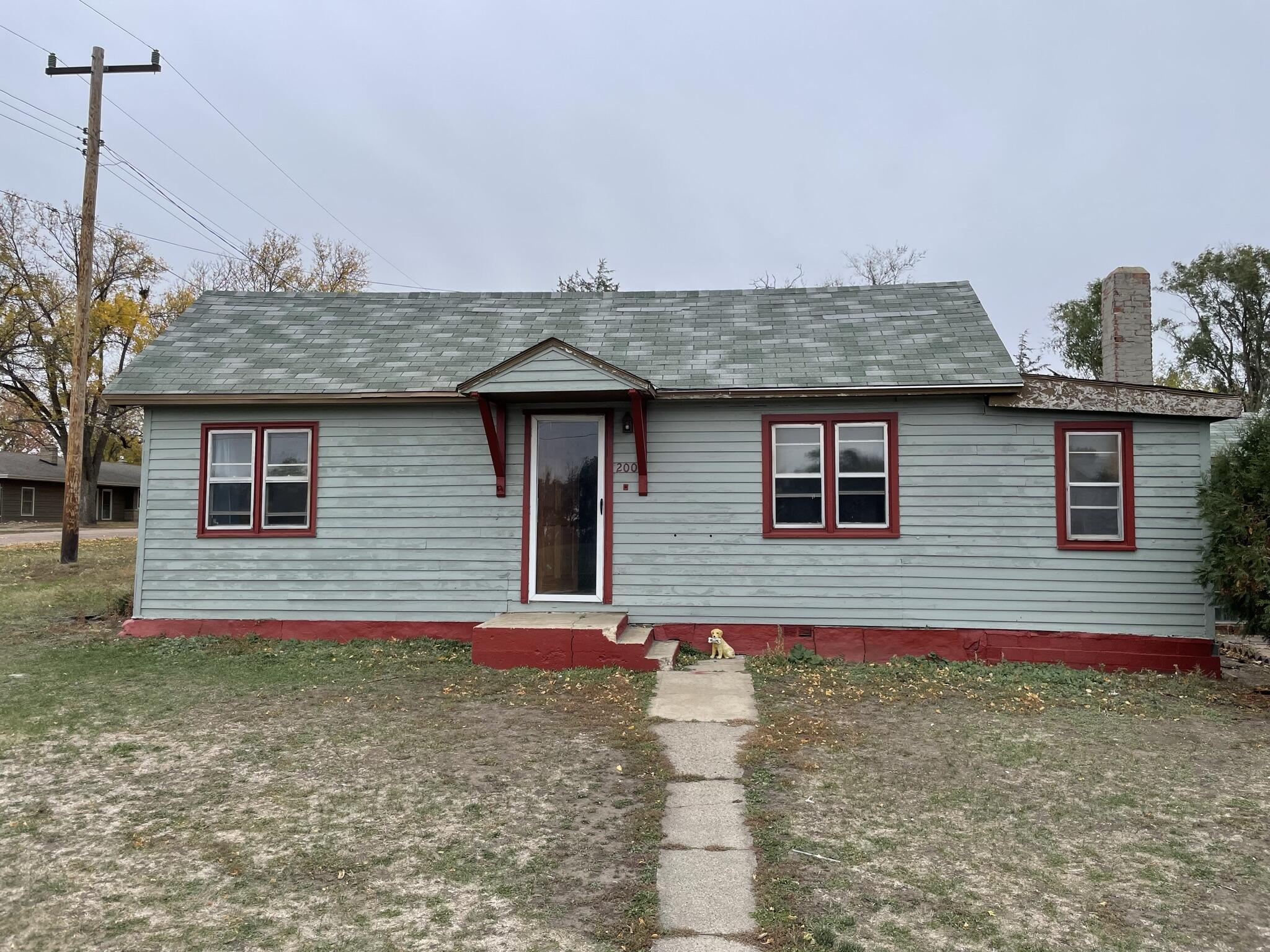 200 E 4th St