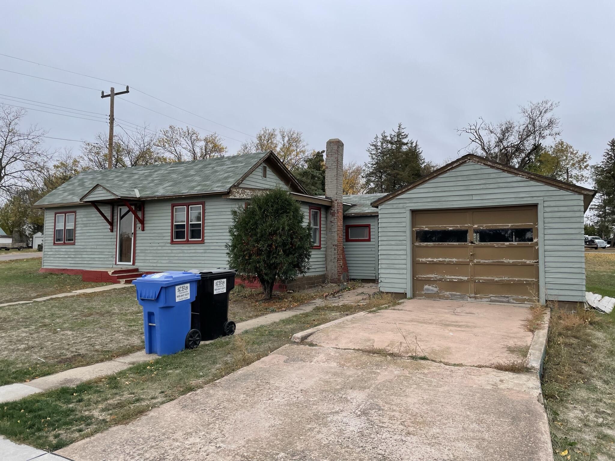 200 E 4th St