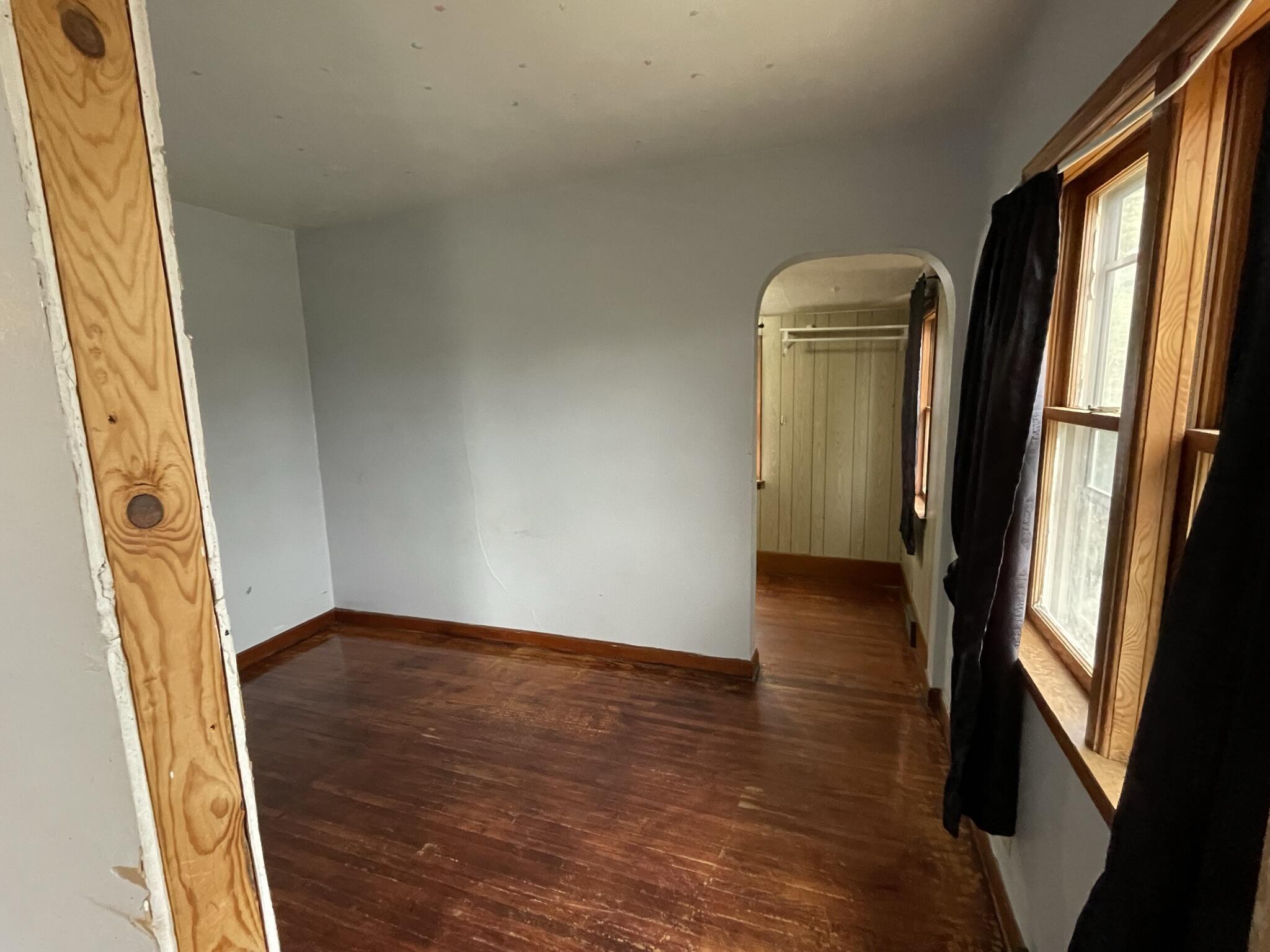 200 E 4th St