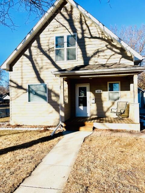 920 E 3rd Ave