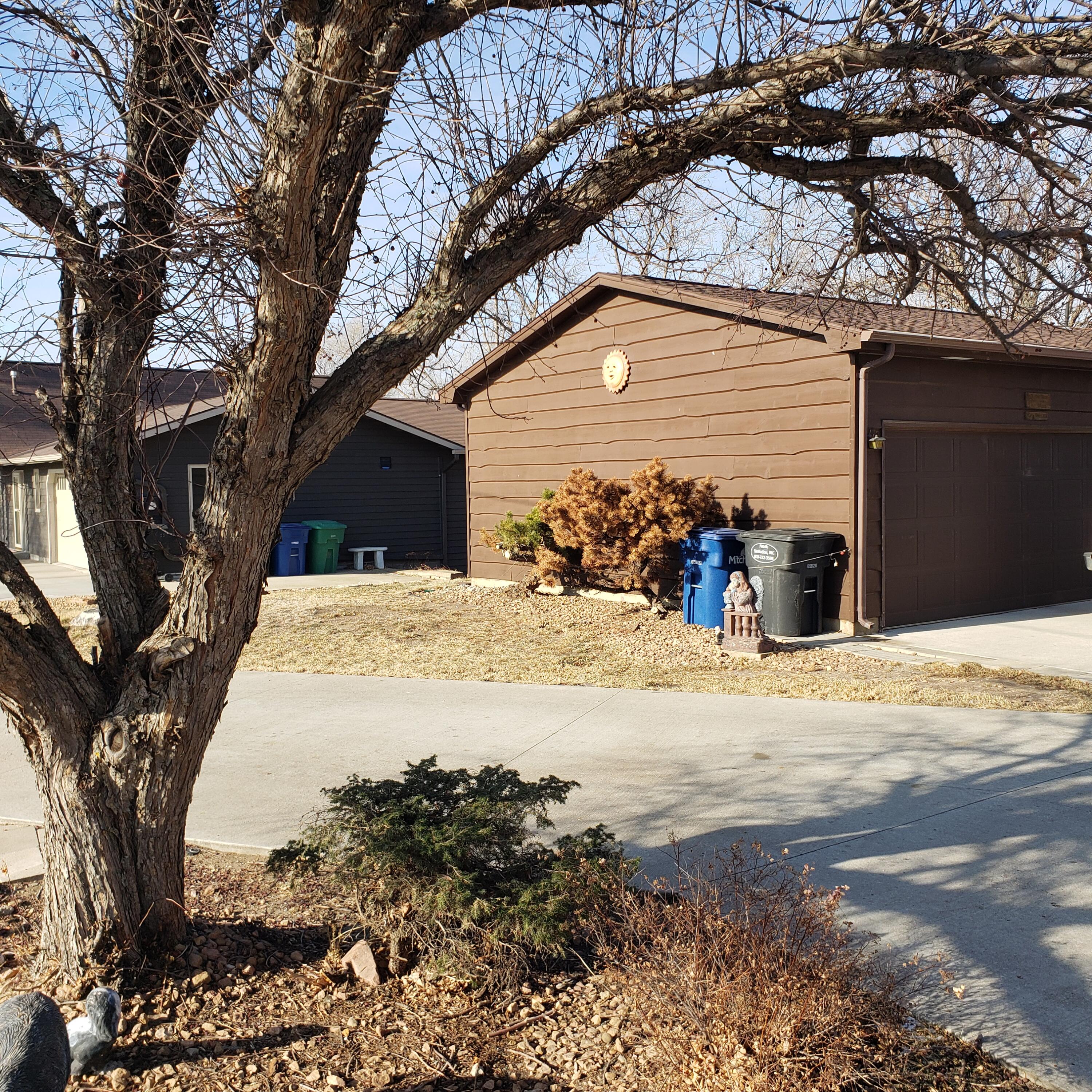 19 W Harmon Dr