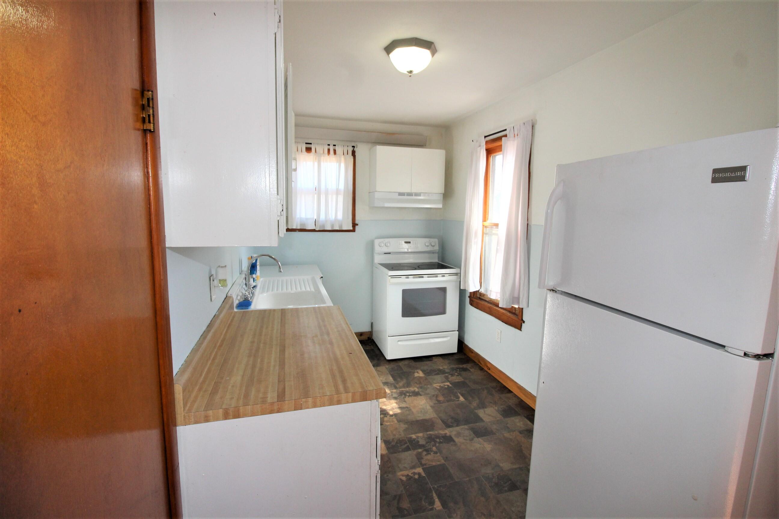 306 E 4th St