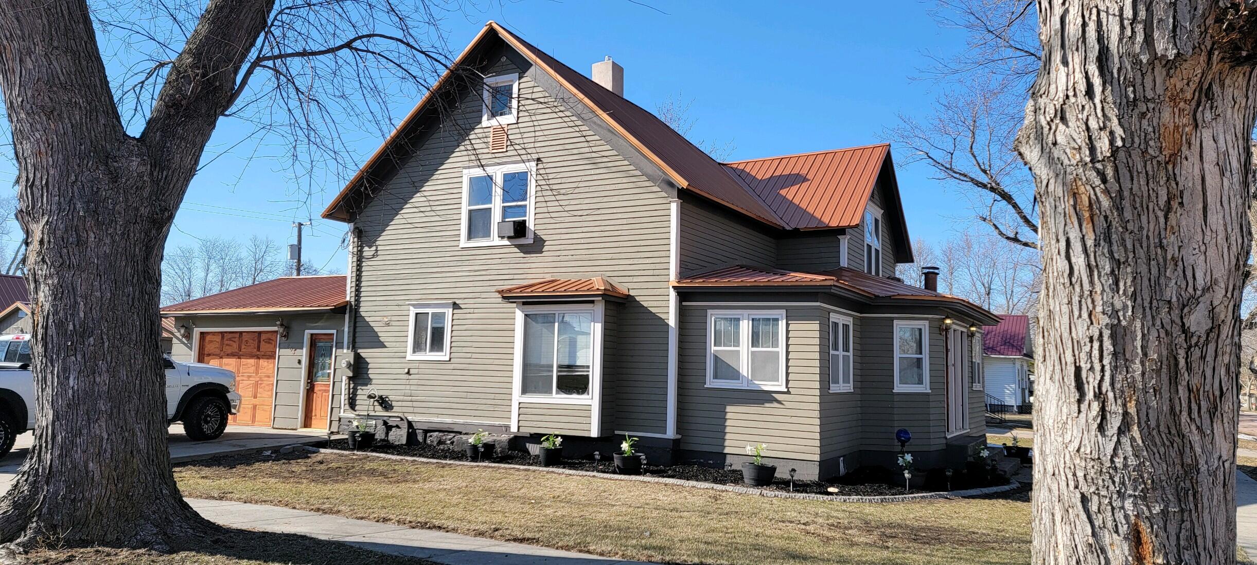 203 E 2nd St