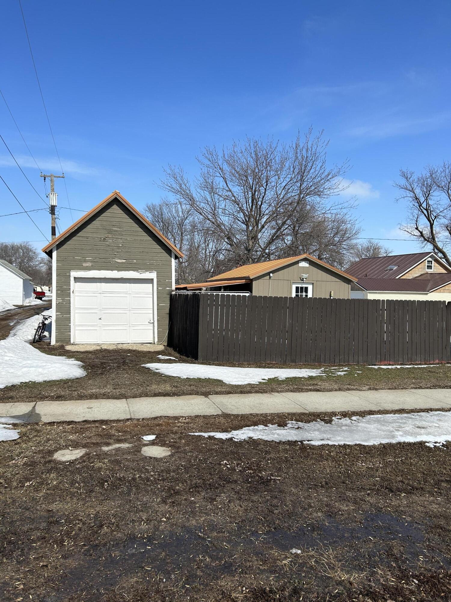 203 E 2nd St