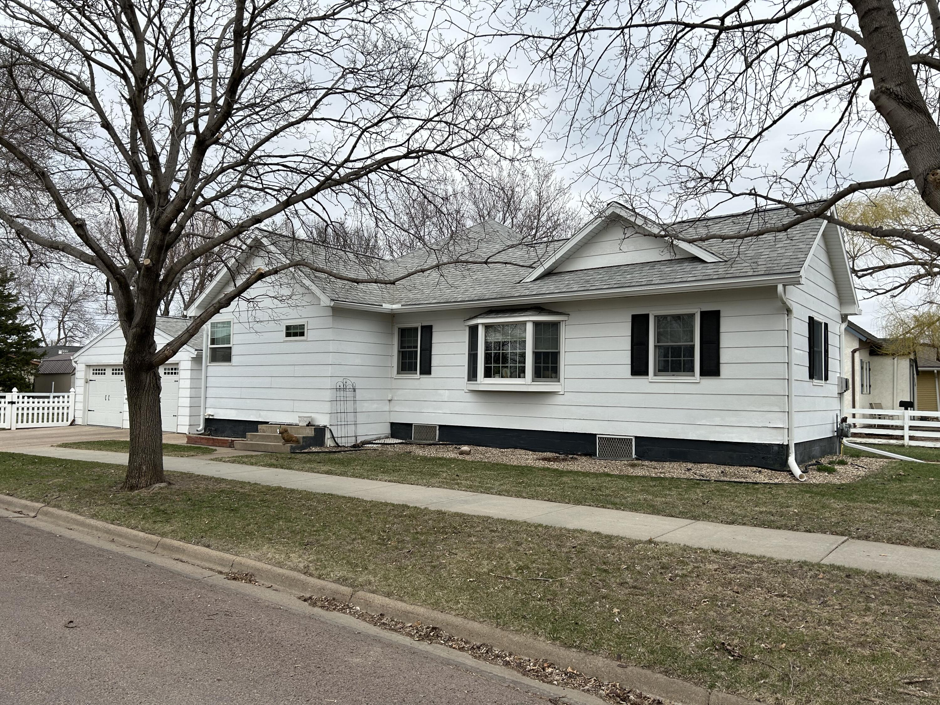 220 W 13th Ave