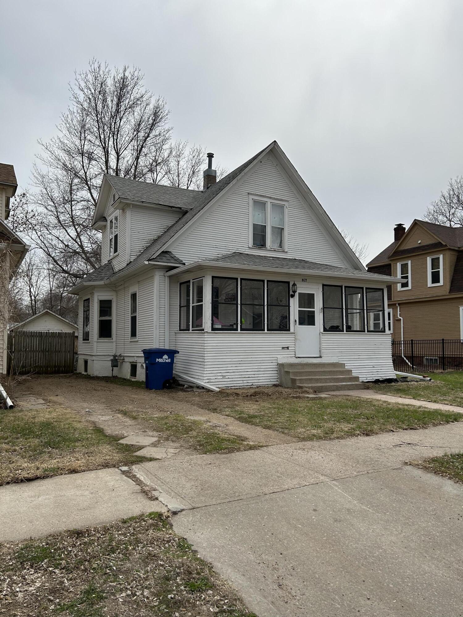 517 W 5th Ave