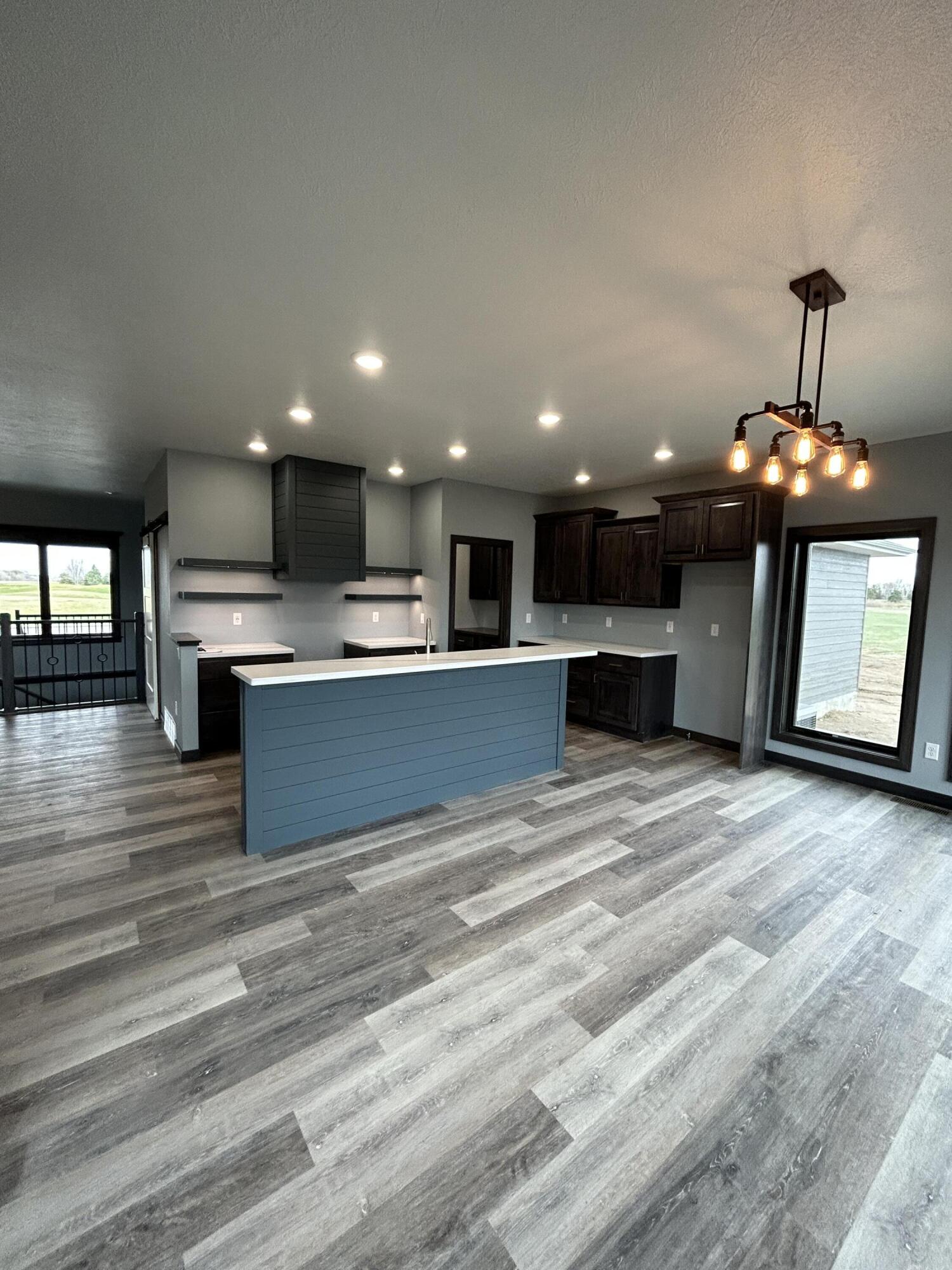 405 Doris Dr