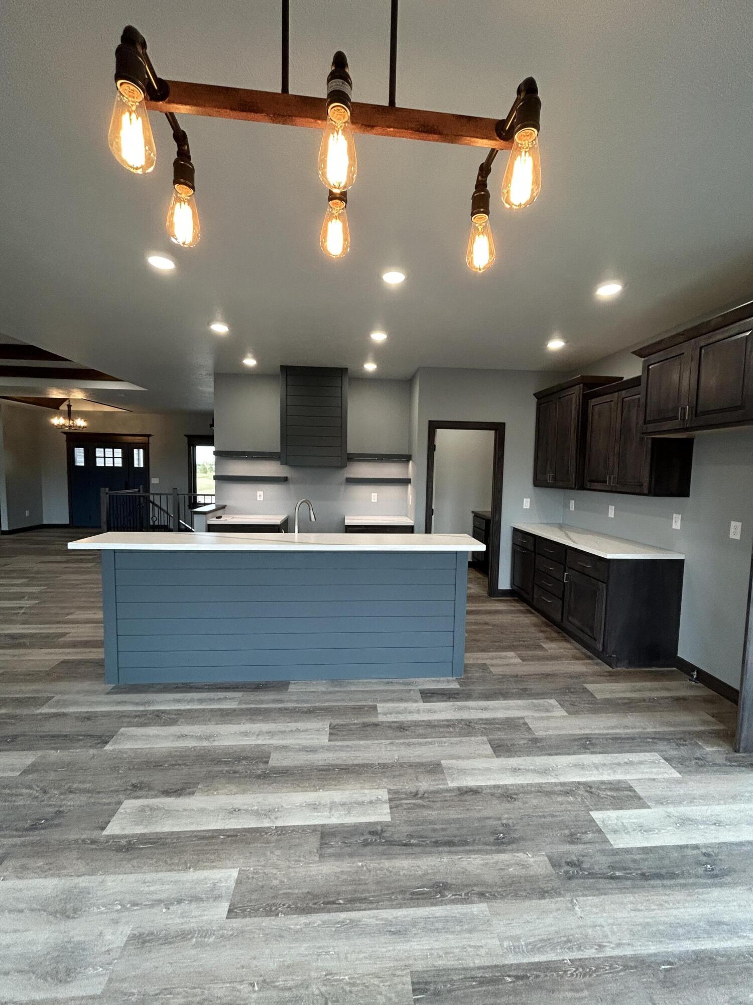 405 Doris Dr