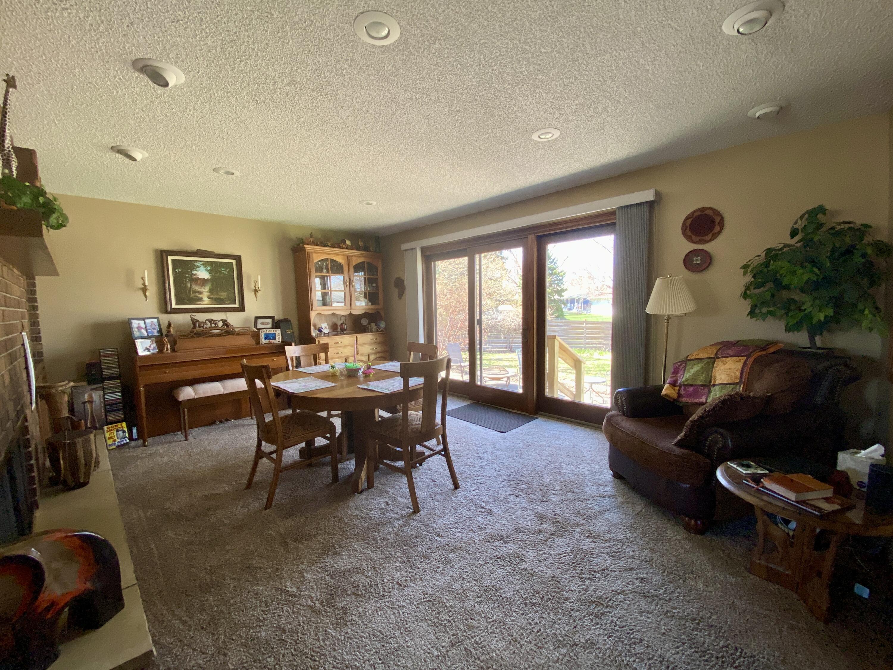 1004 W Cedar Ave
