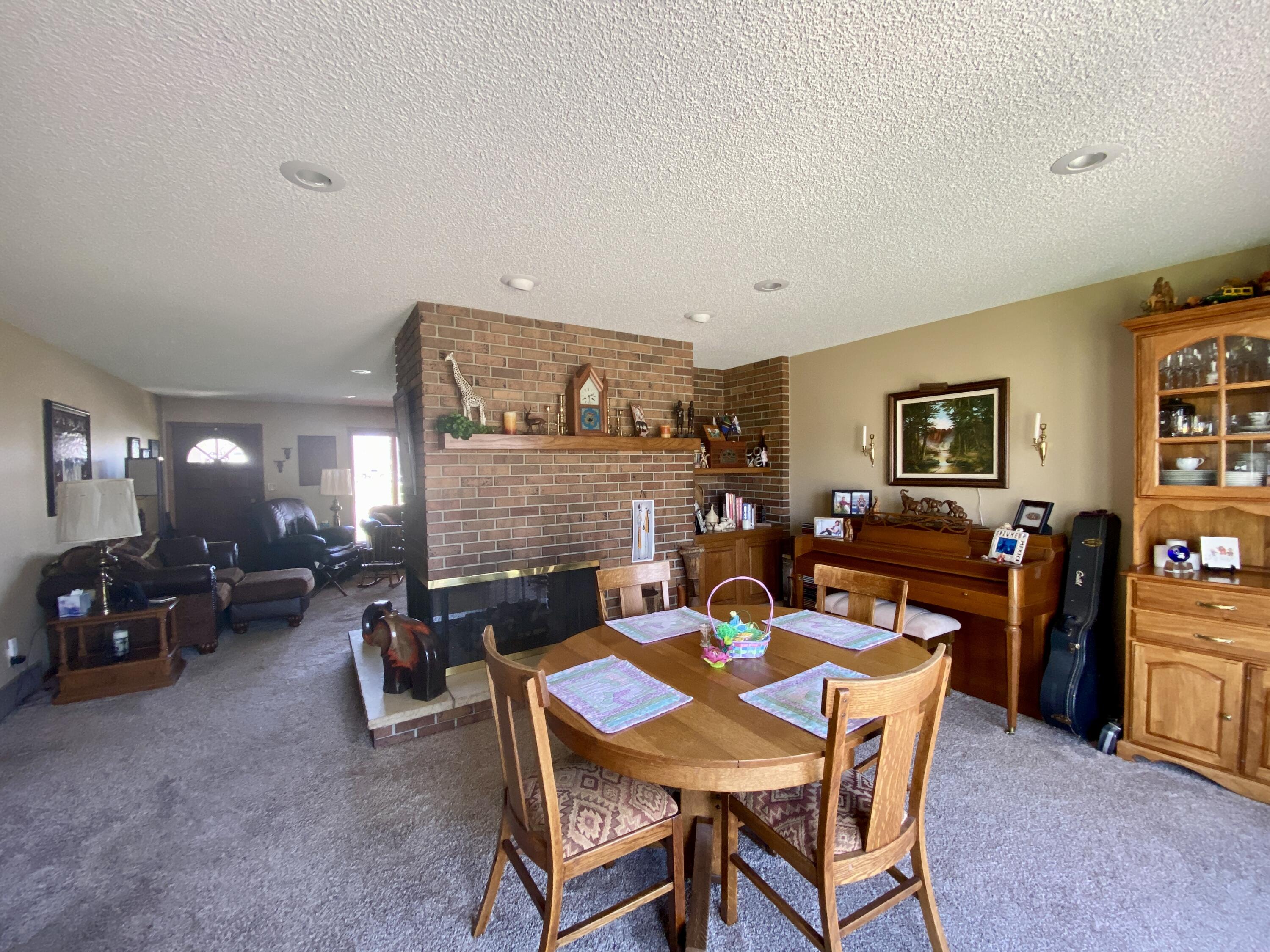 1004 W Cedar Ave