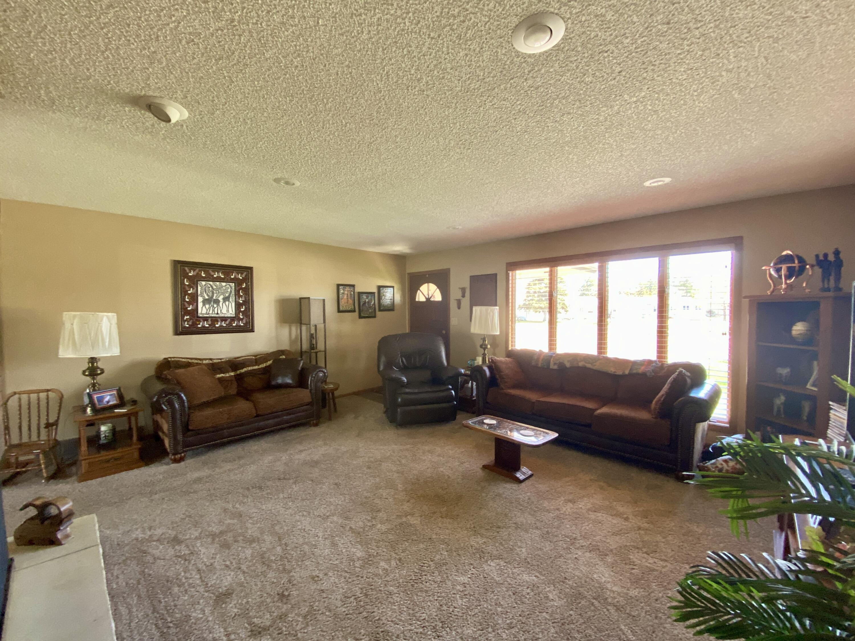 1004 W Cedar Ave