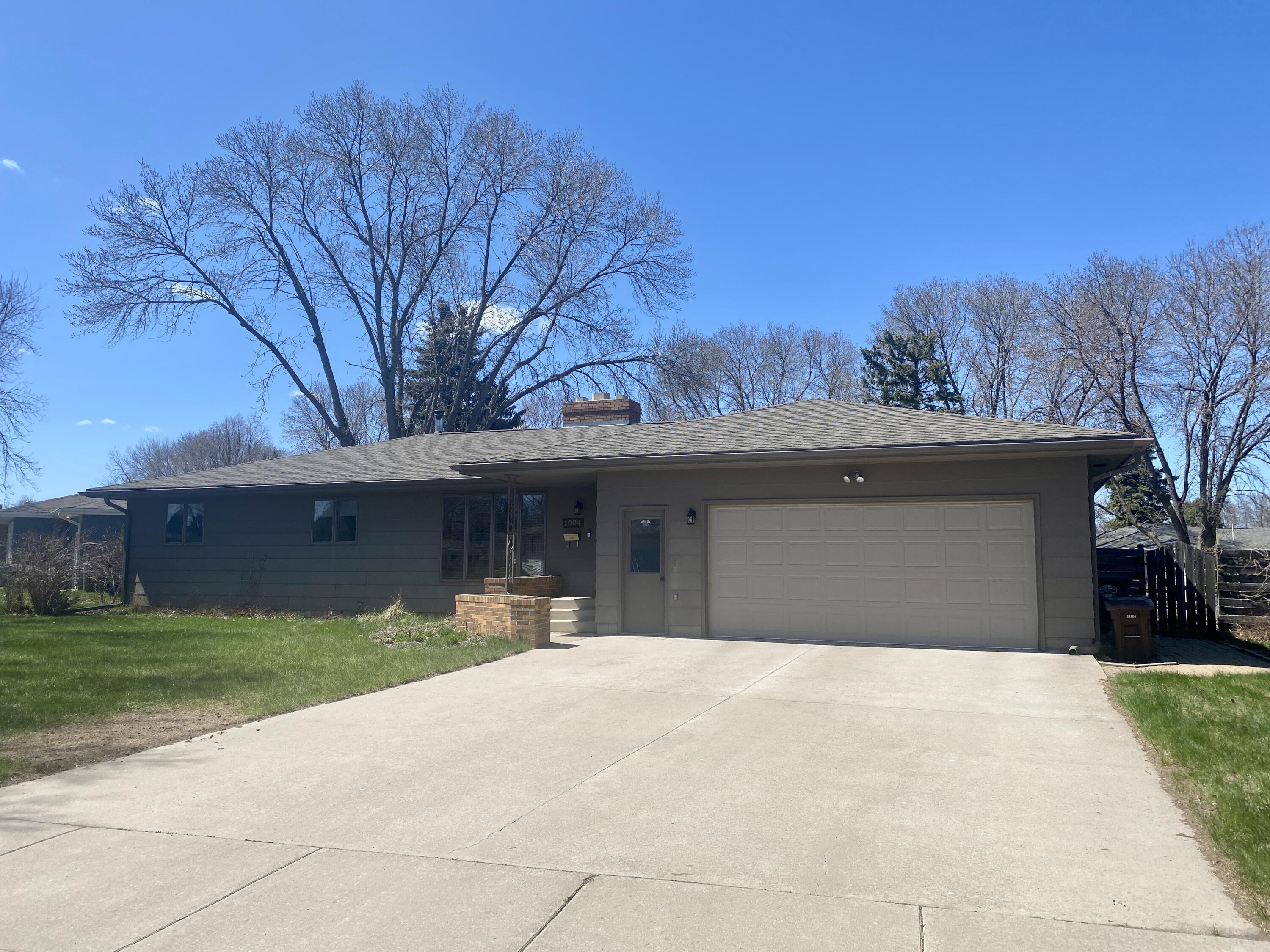 1004 W Cedar Ave