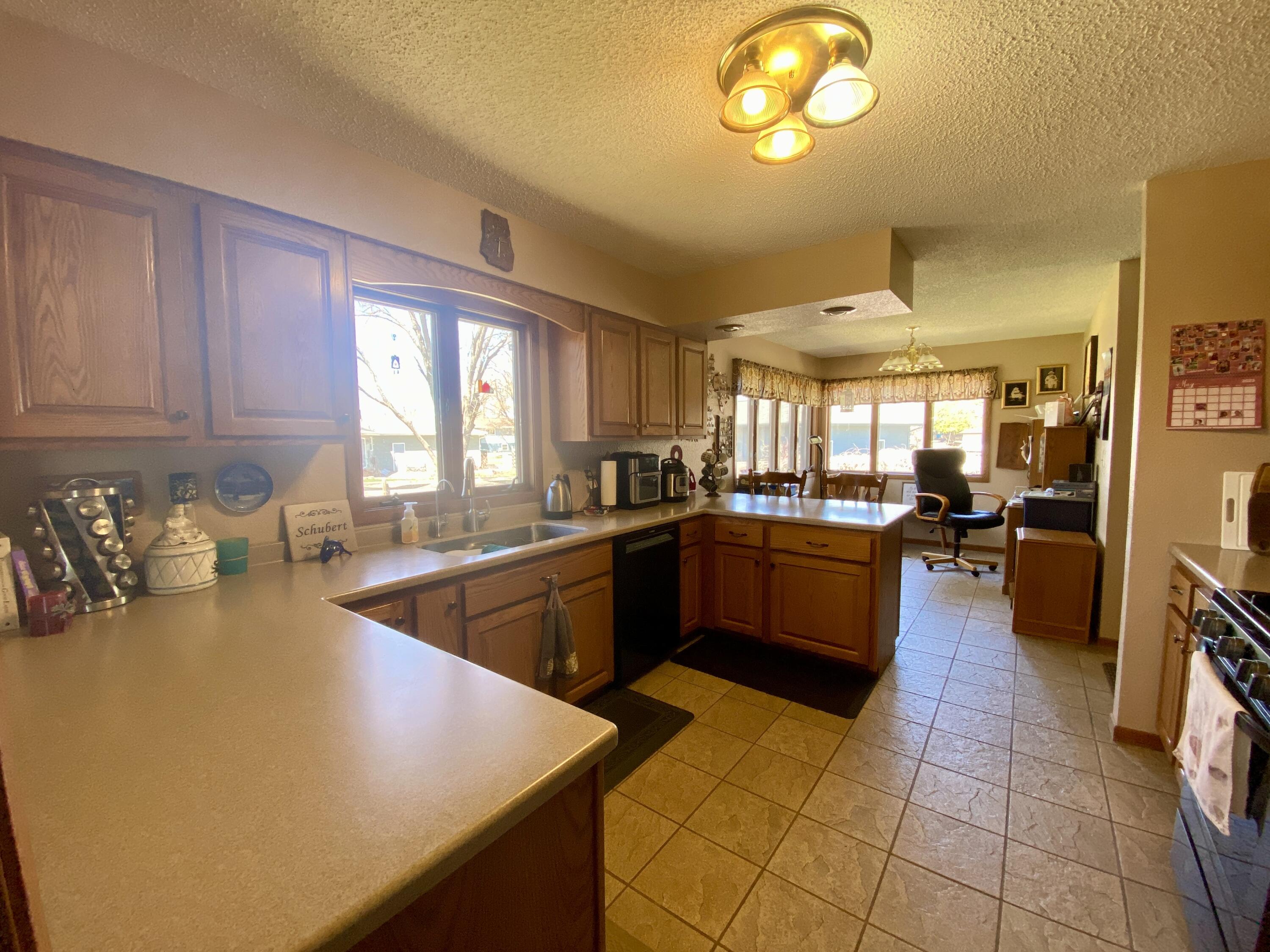 1004 W Cedar Ave