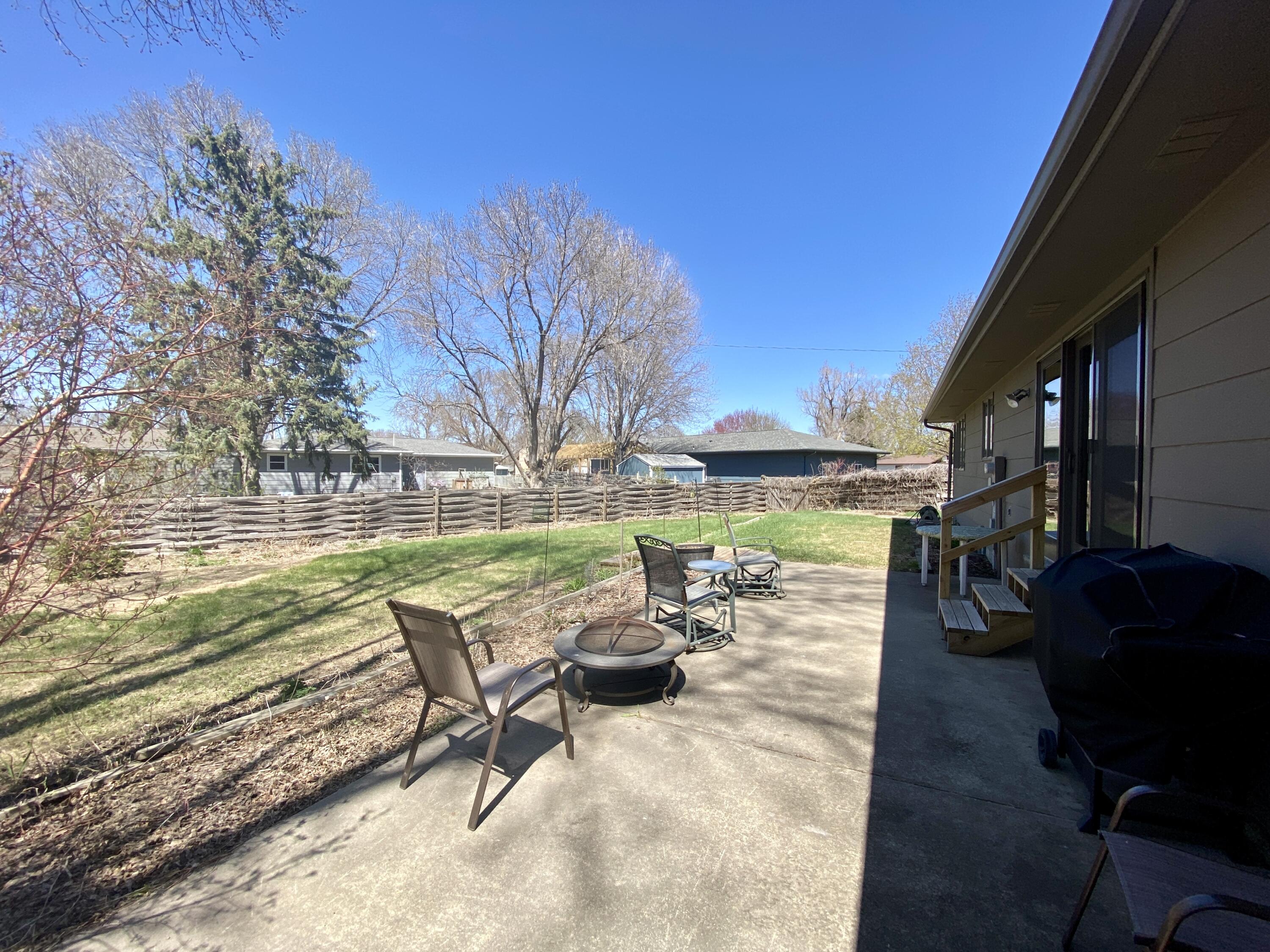 1004 W Cedar Ave