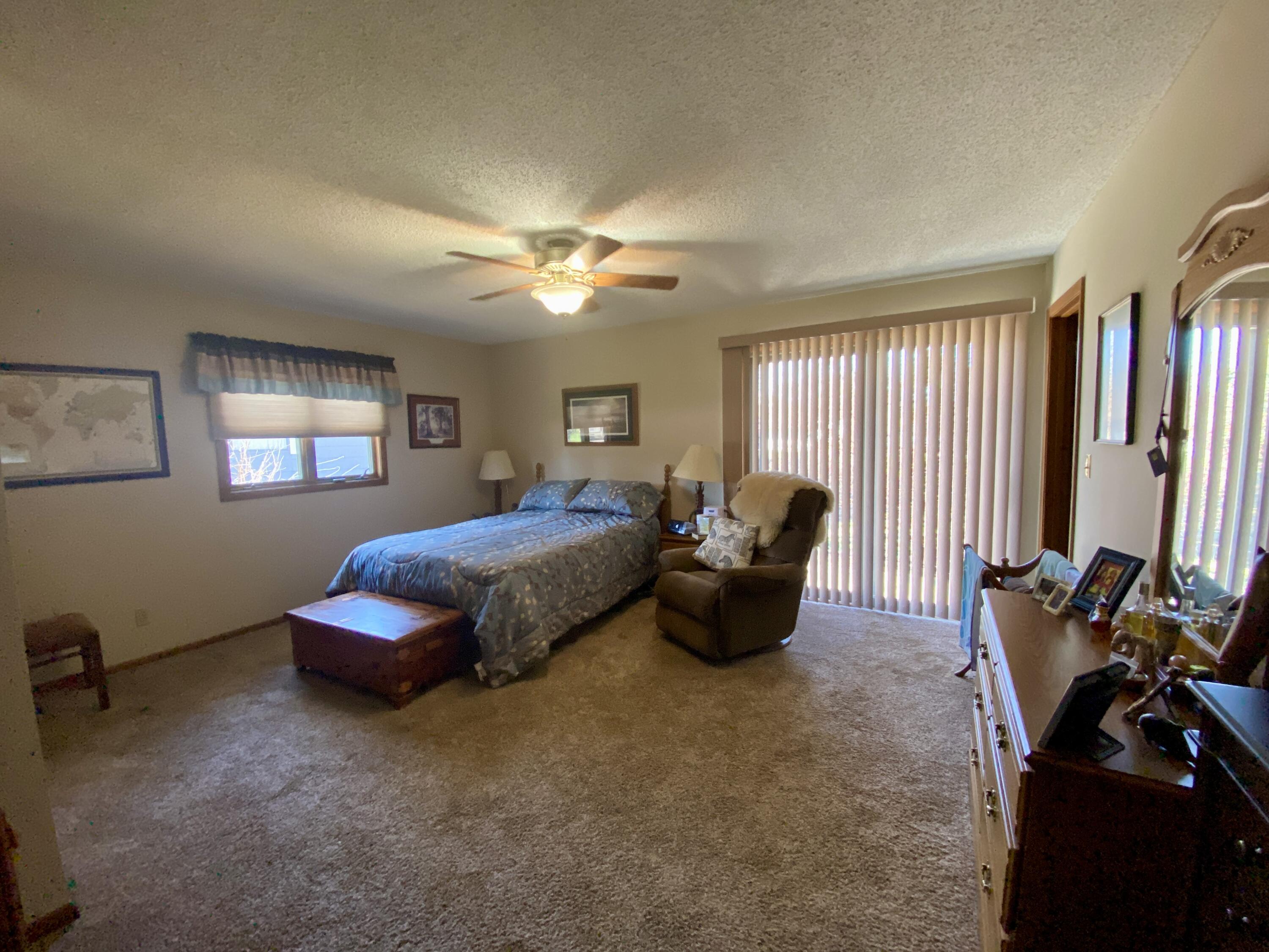 1004 W Cedar Ave