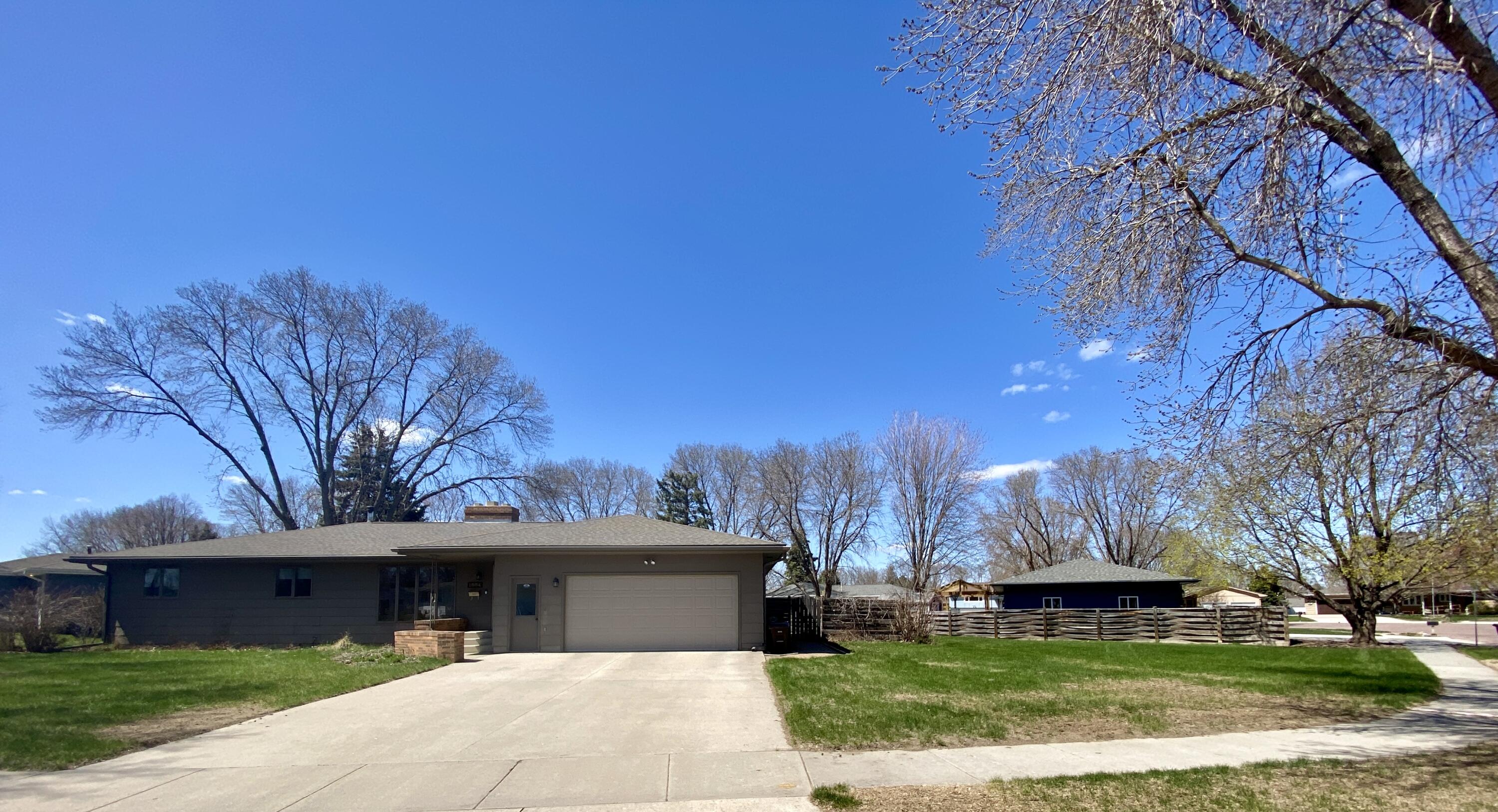 1004 W Cedar Ave