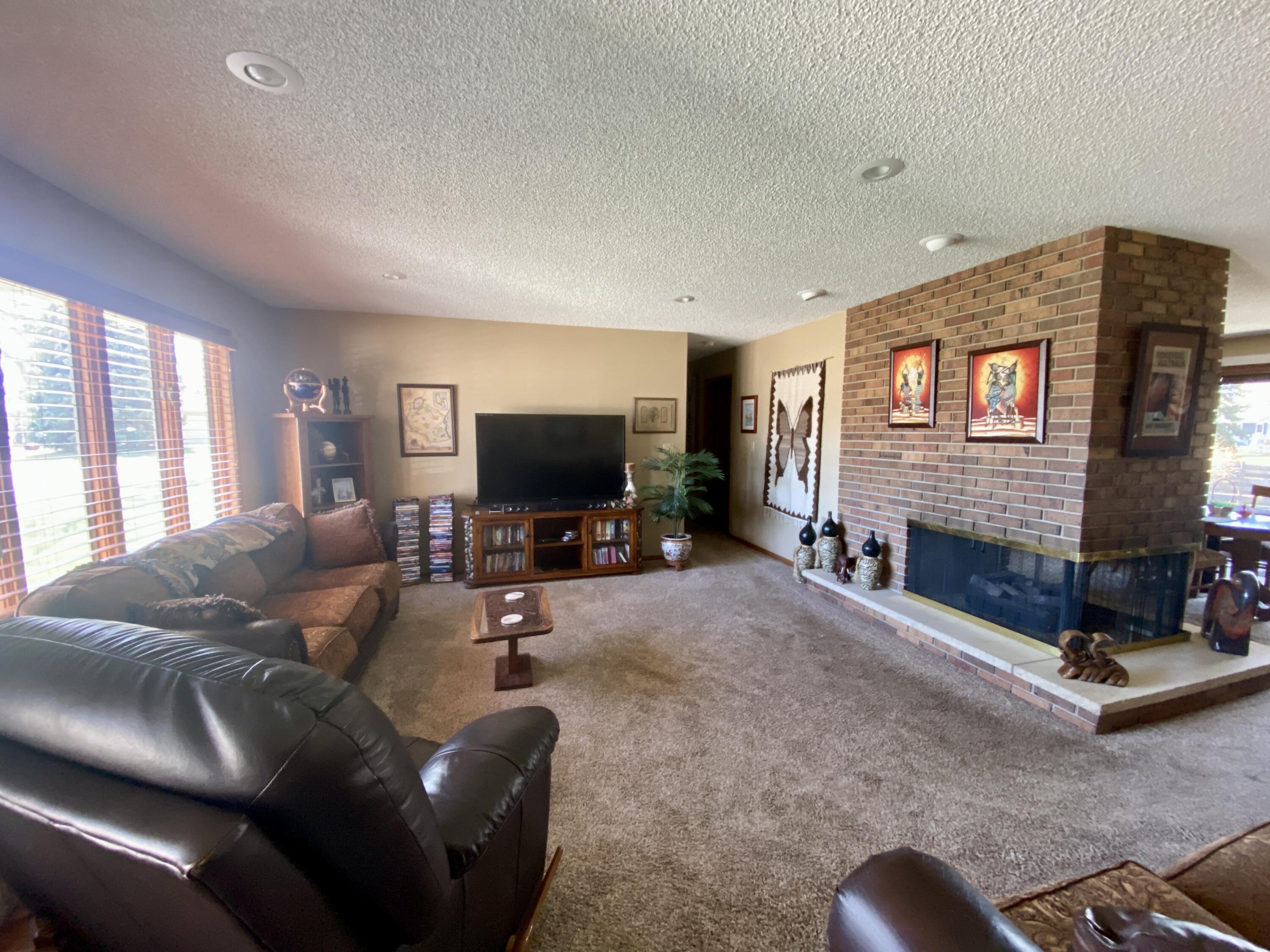 1004 W Cedar Ave