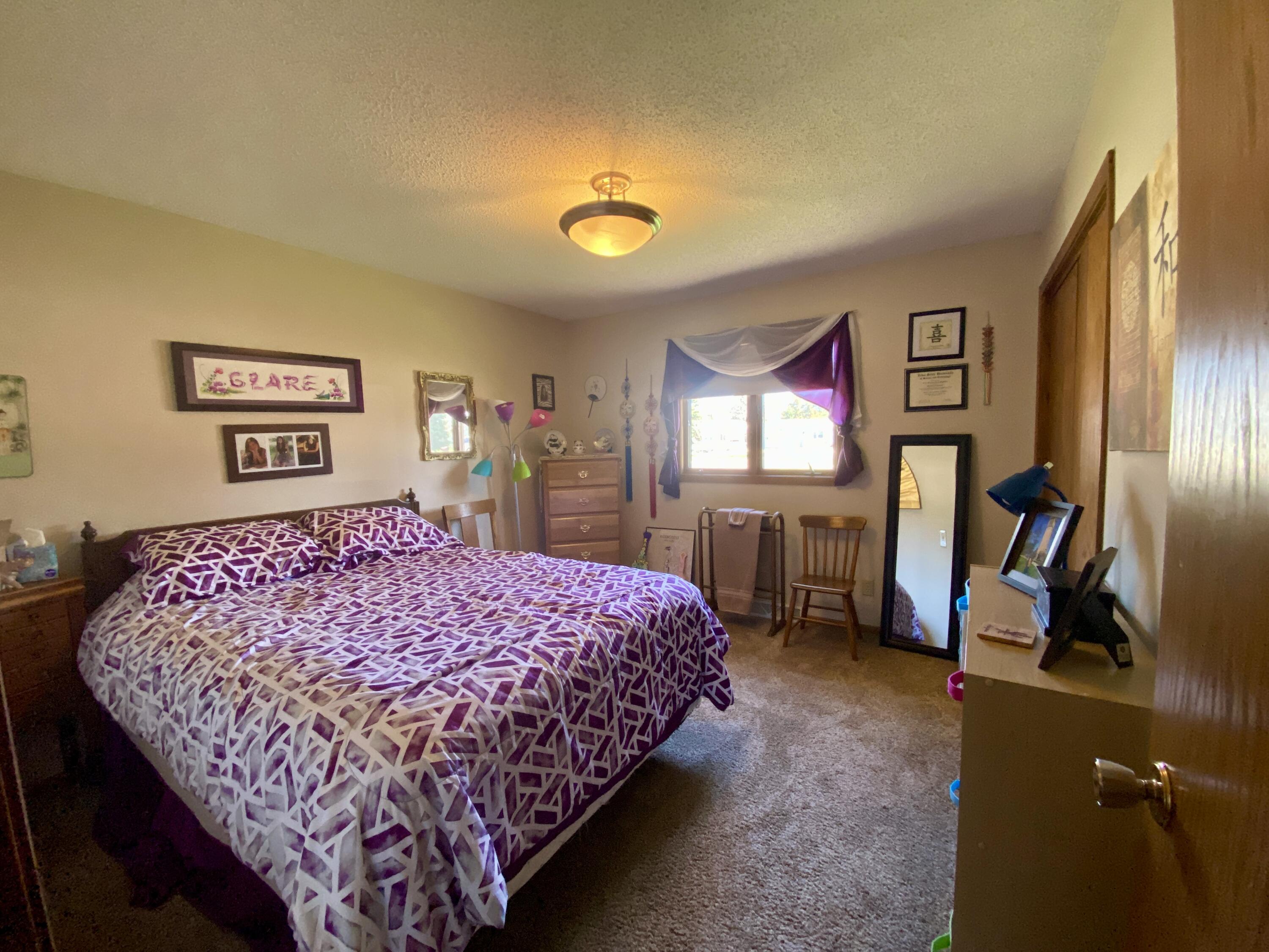 1004 W Cedar Ave